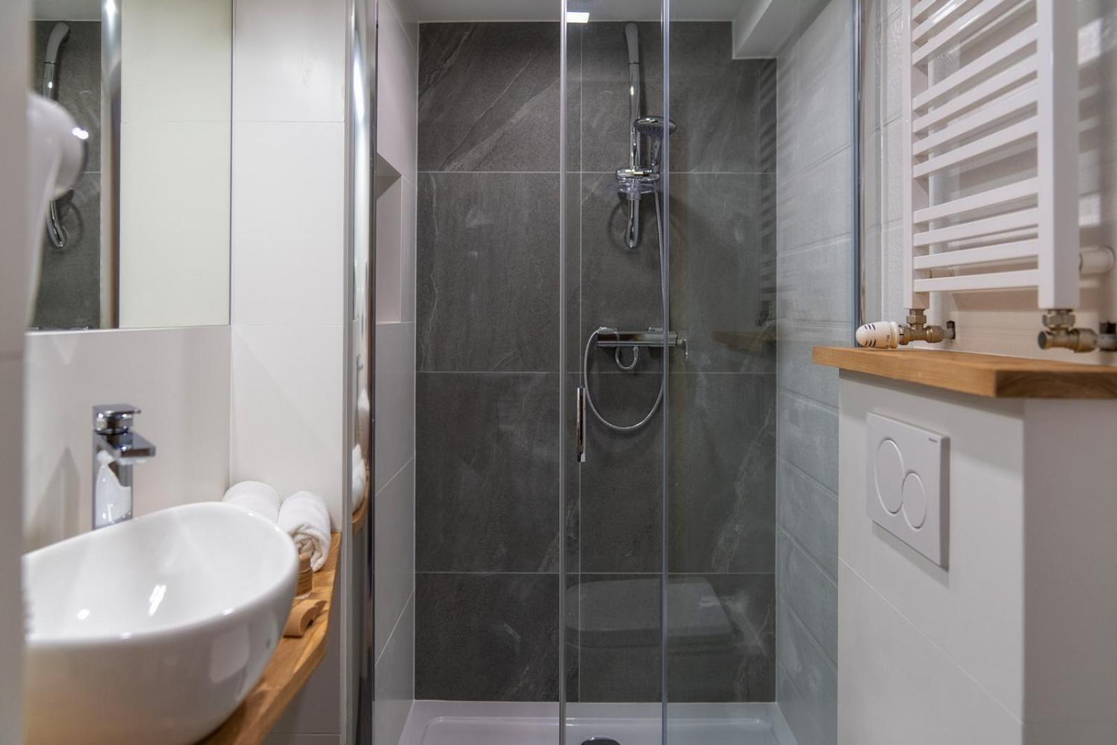 Deluxe Double Room with Terrace - Photo 5