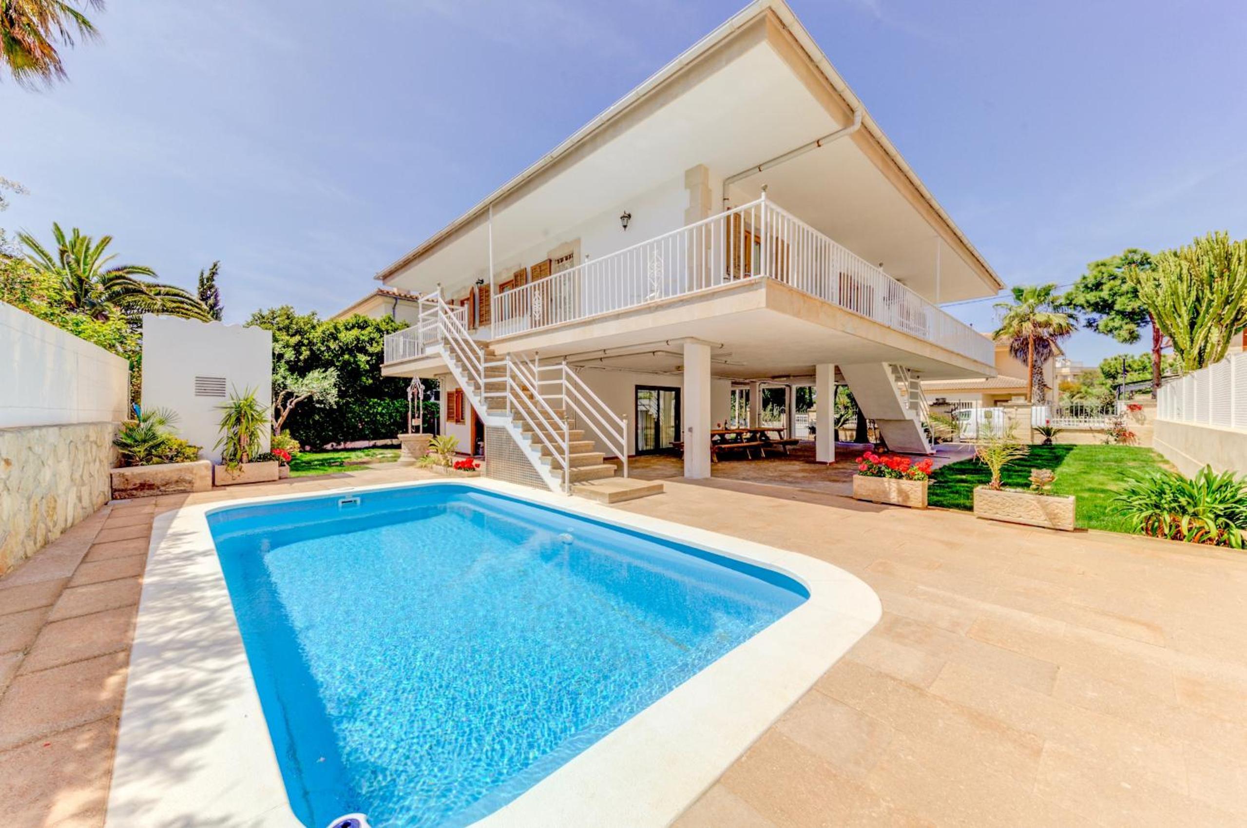 Villa with Private Pool photo 2