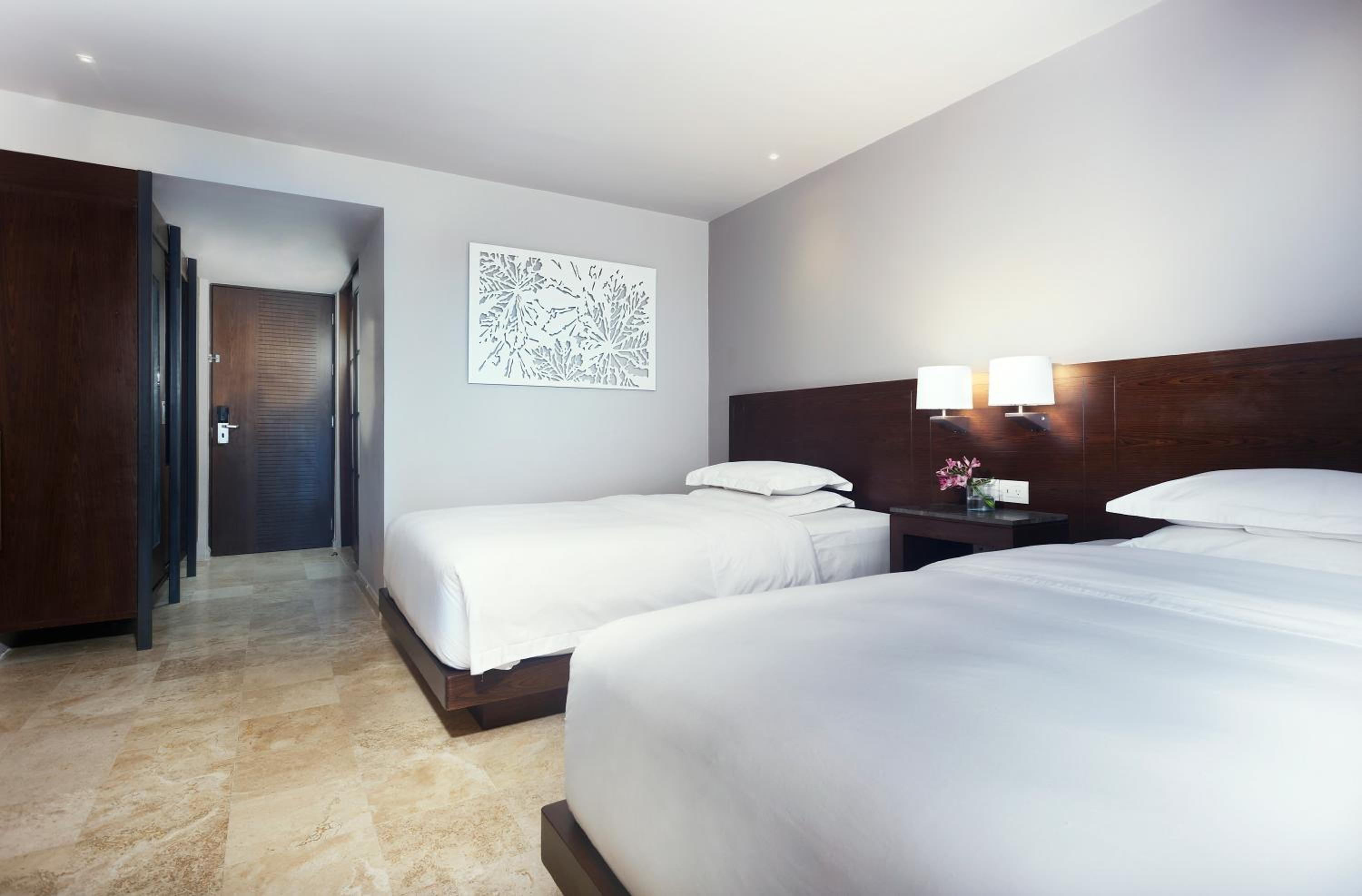 Double Room with Two Double Beds - Club Access photo 1