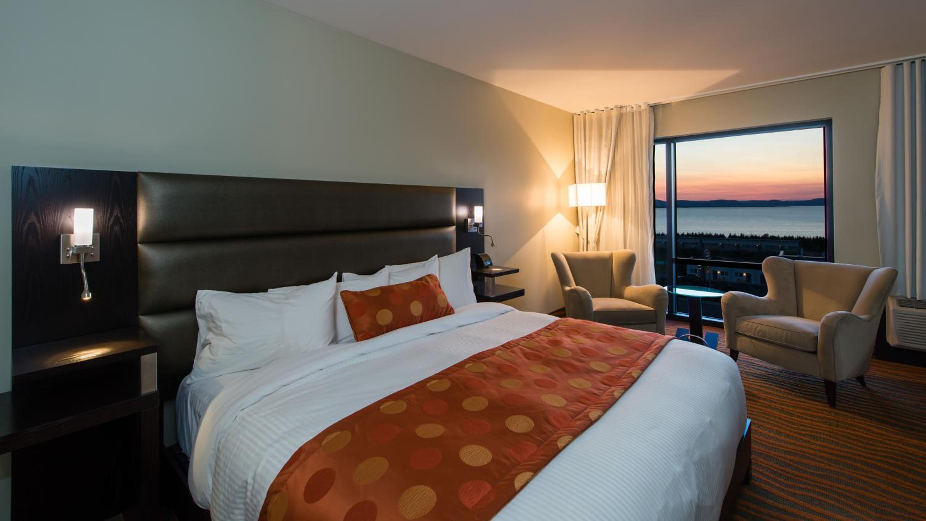 King Room with River View - Non-smoking