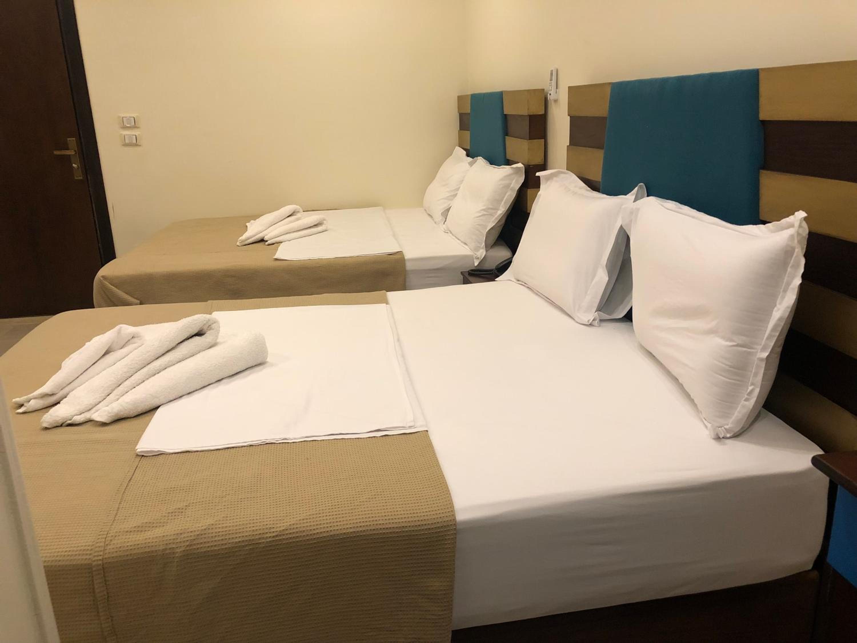 Standard Quadruple Room with window photo 2