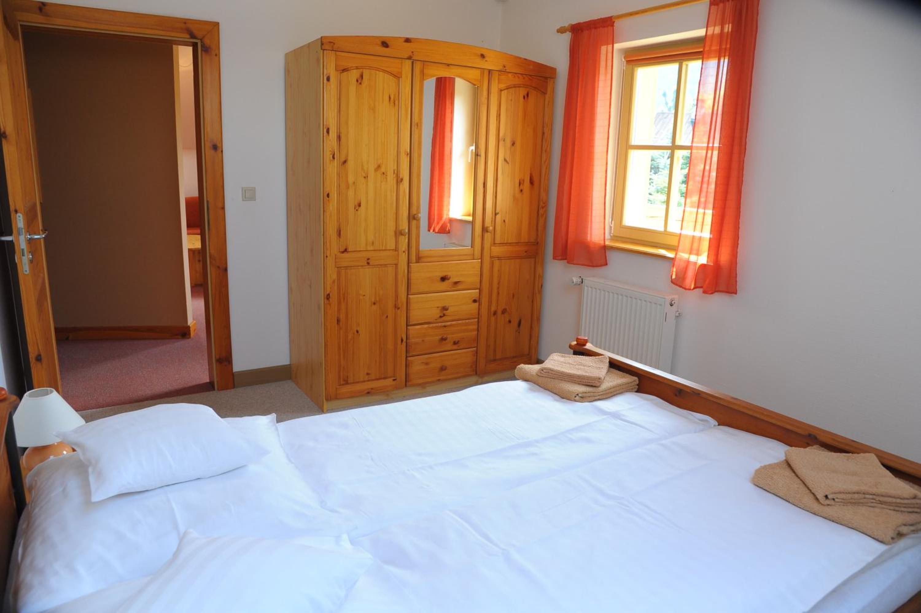 Apartment with Balcony - Photo 2