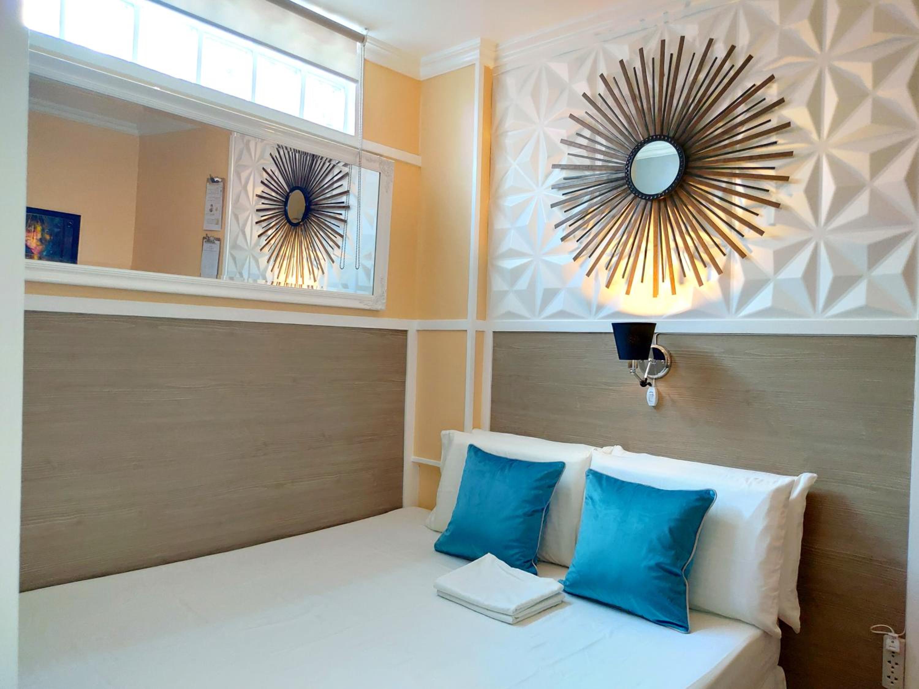 Double Room with Shared Bathroom photo 2