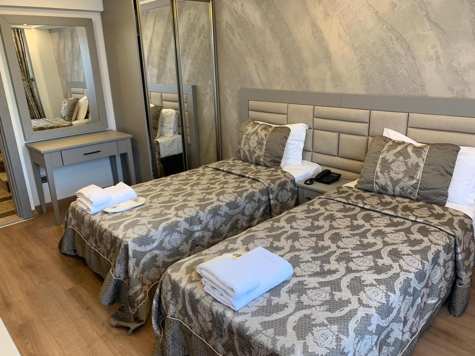 Standard Double or Twin Room photo 1