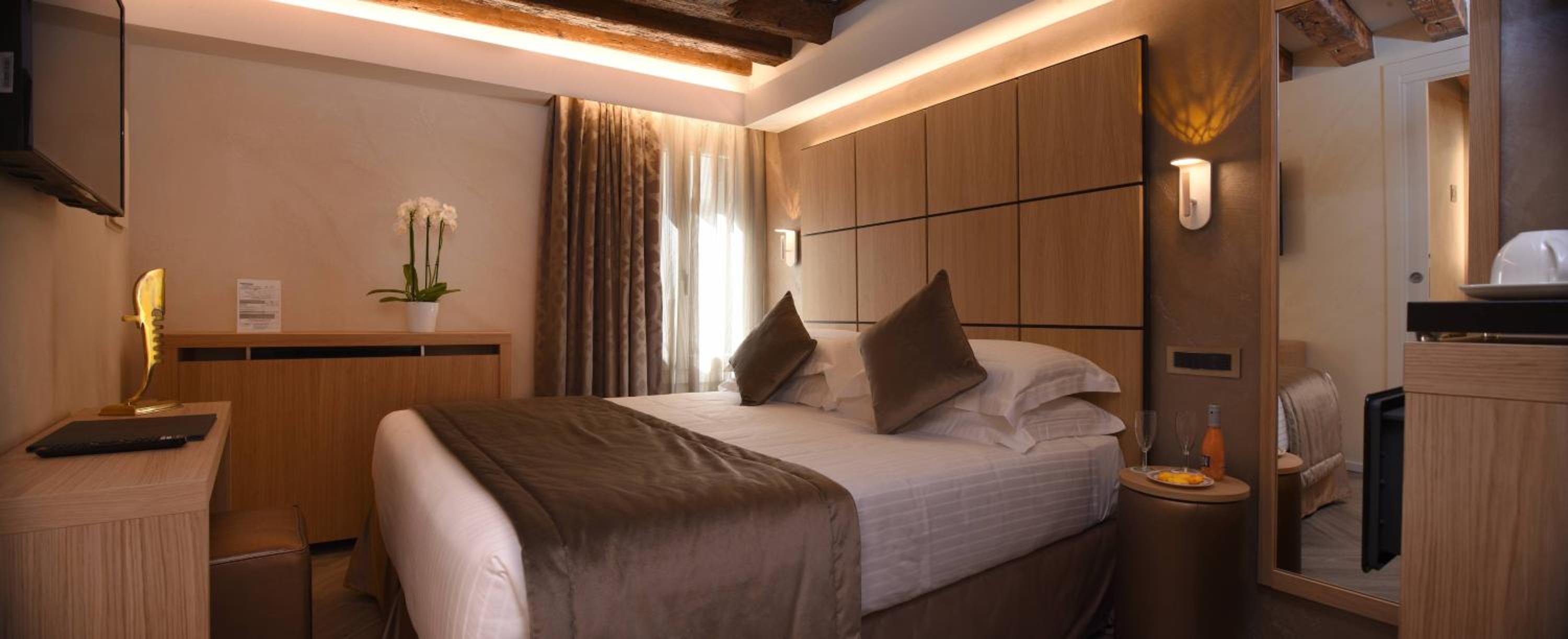 Economy Double Room photo 3