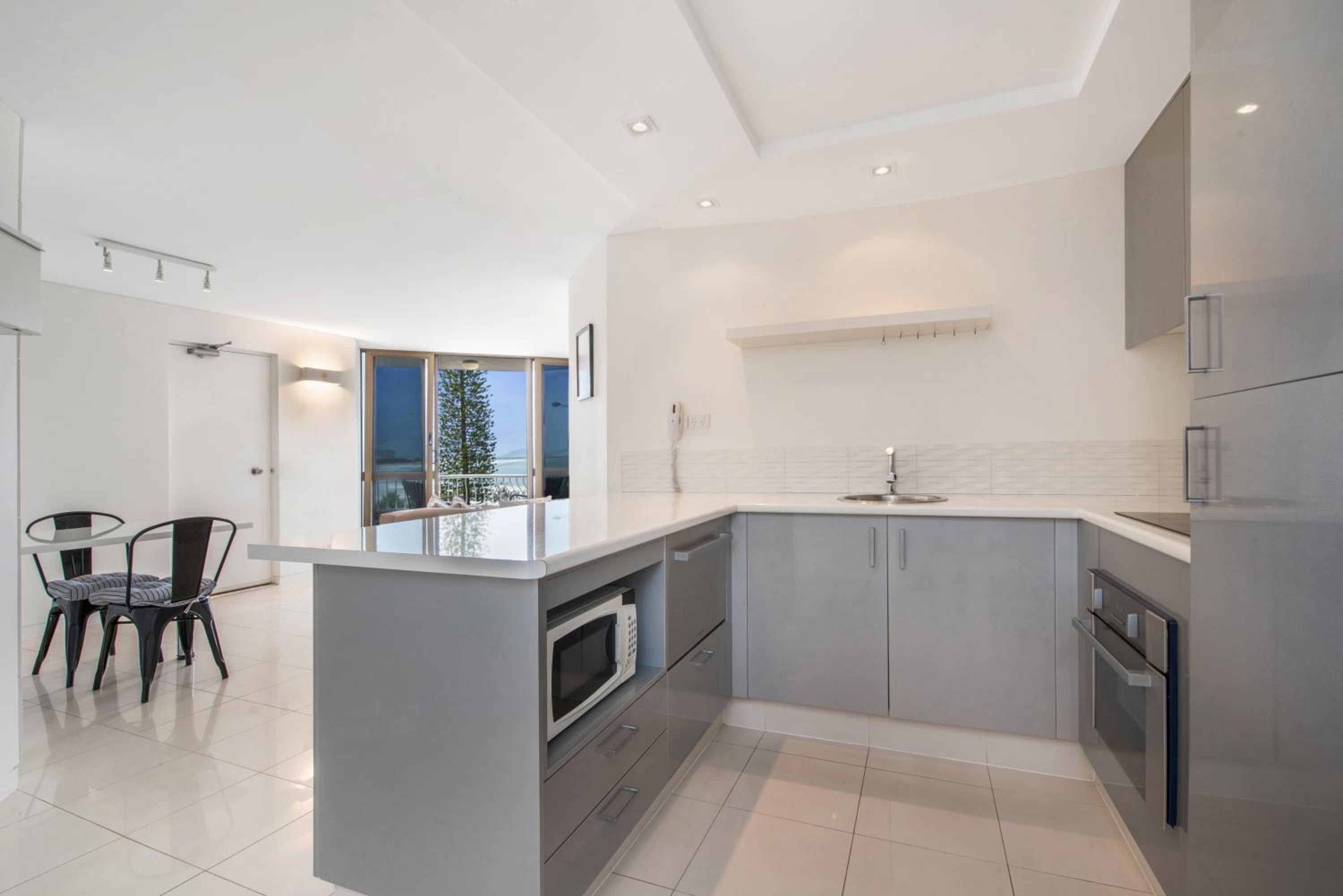 Superior One-Bedroom Apartment with Ocean View photo 3