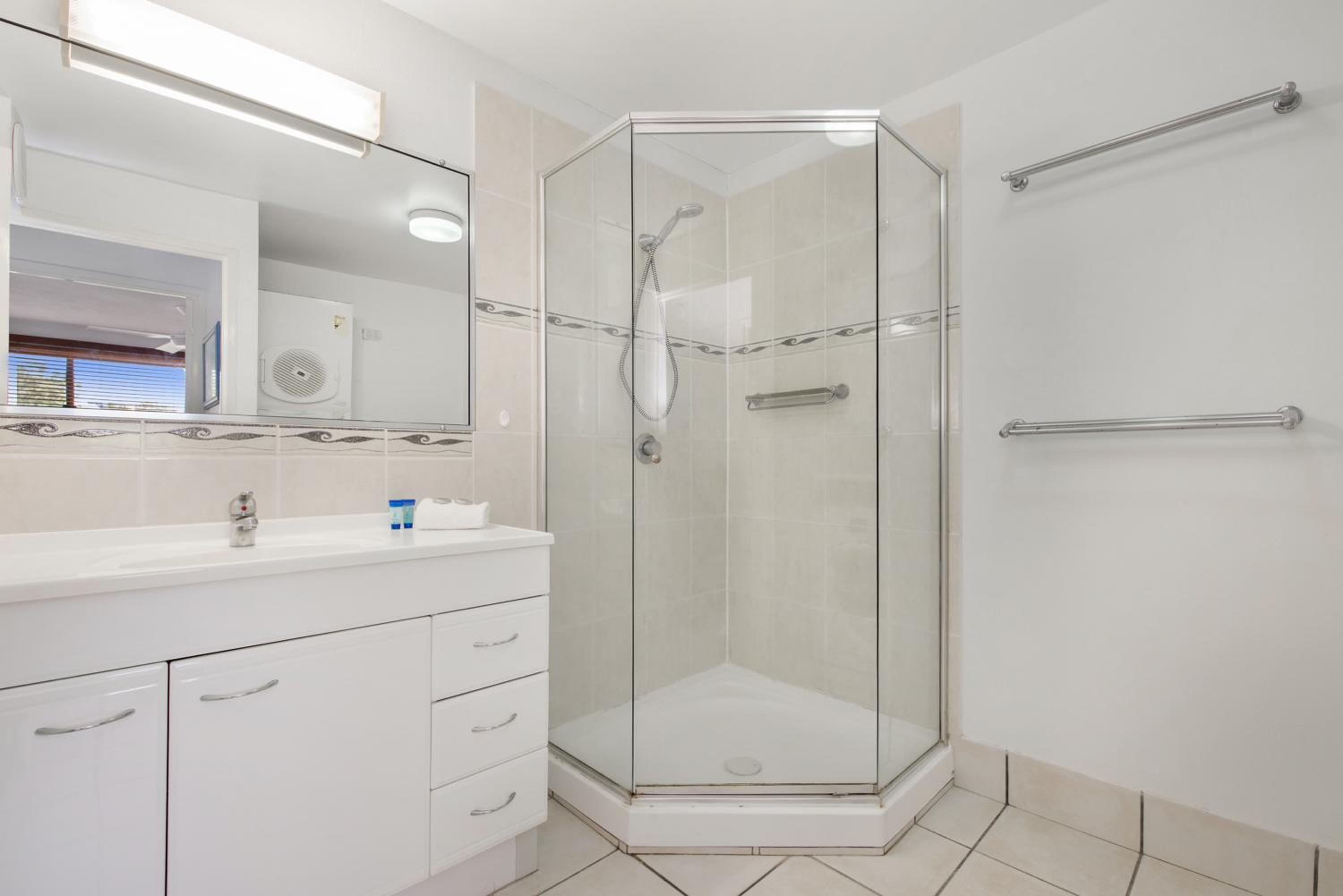 Two-Bedroom Apartment with Ocean View photo 2