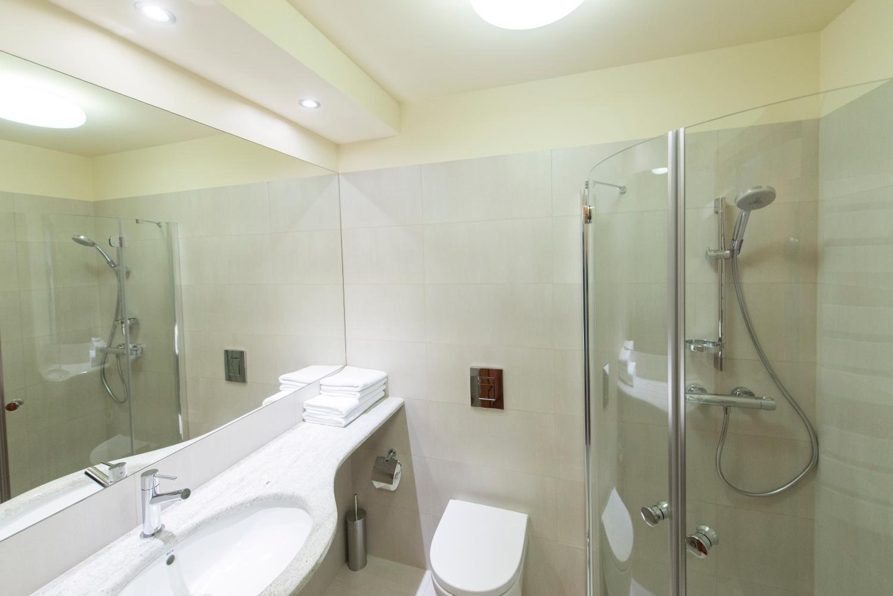 Double Room with Double Bed (1 - 2 Adults) - Photo 3