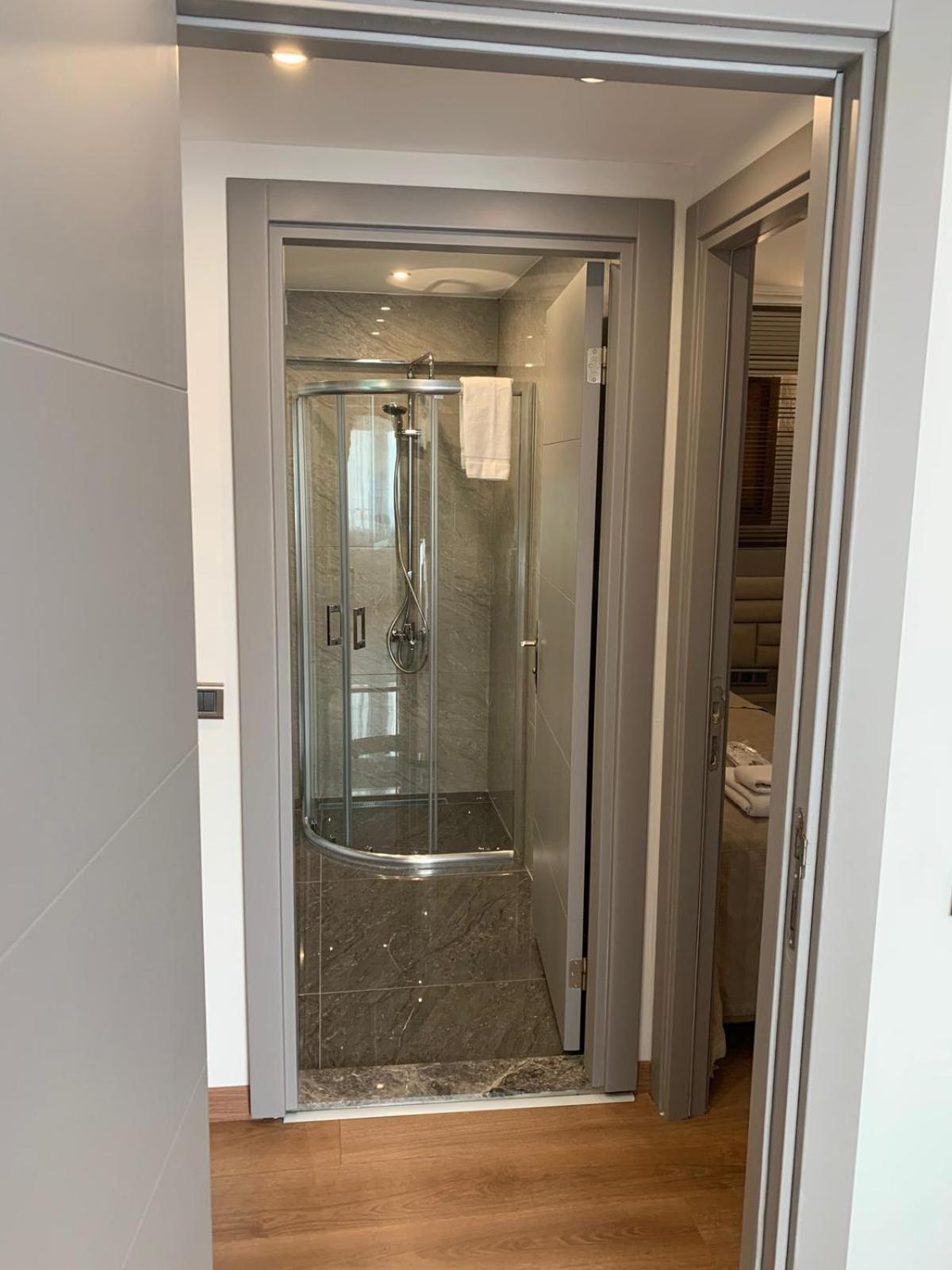 Deluxe Family Suite photo 2