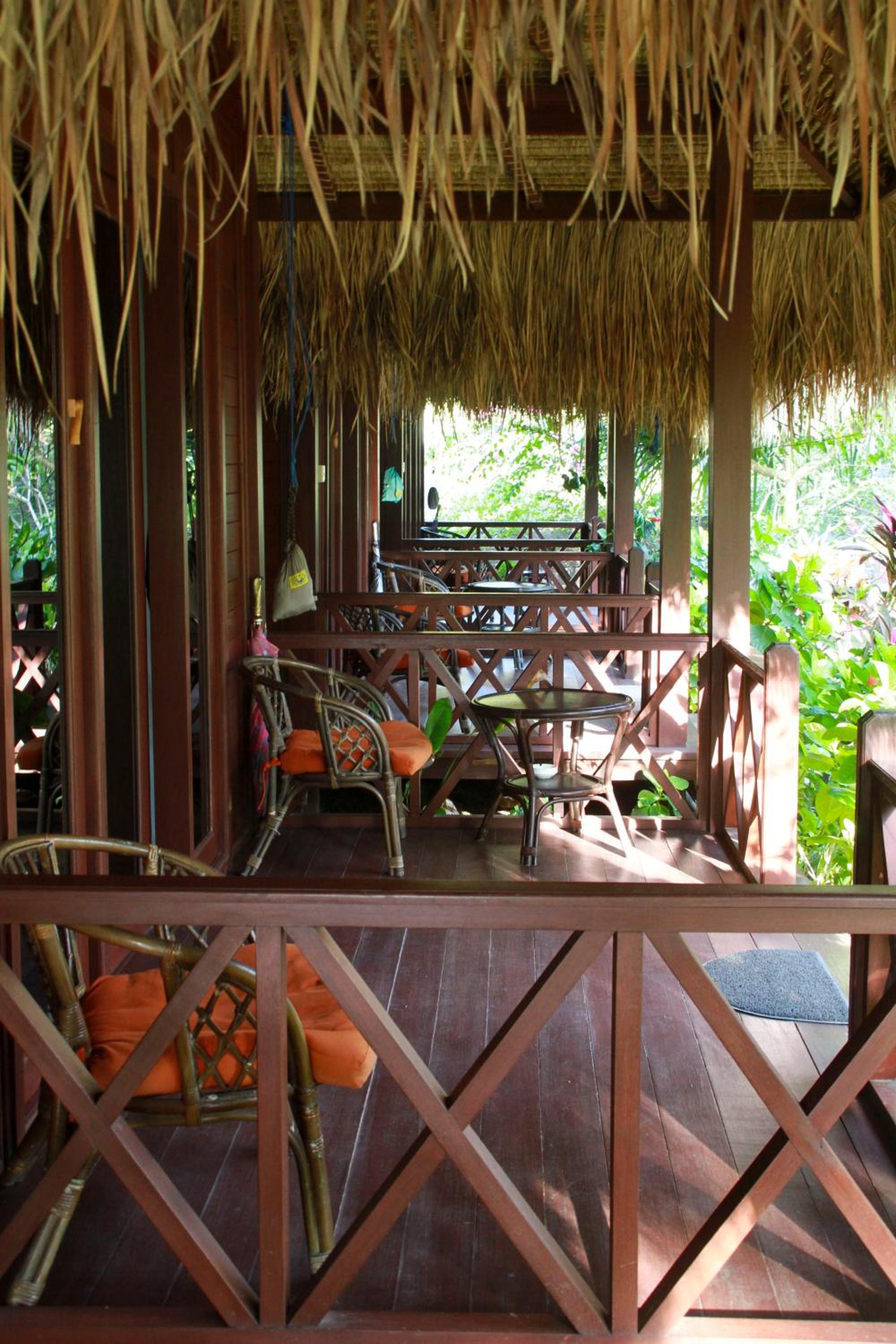 Deluxe Bungalow with Garden View photo 3