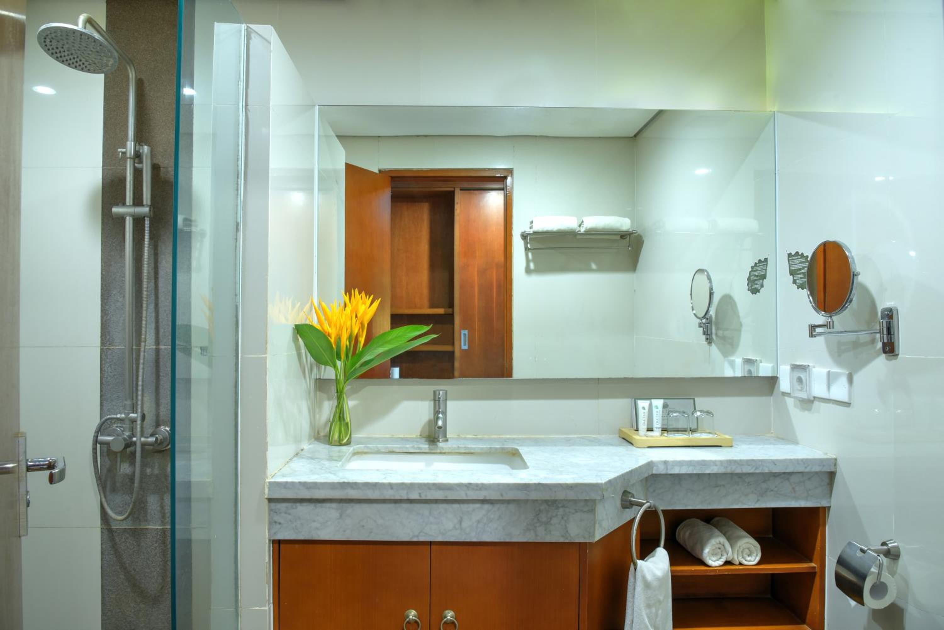 Deluxe Twin Room with Balcony photo 3