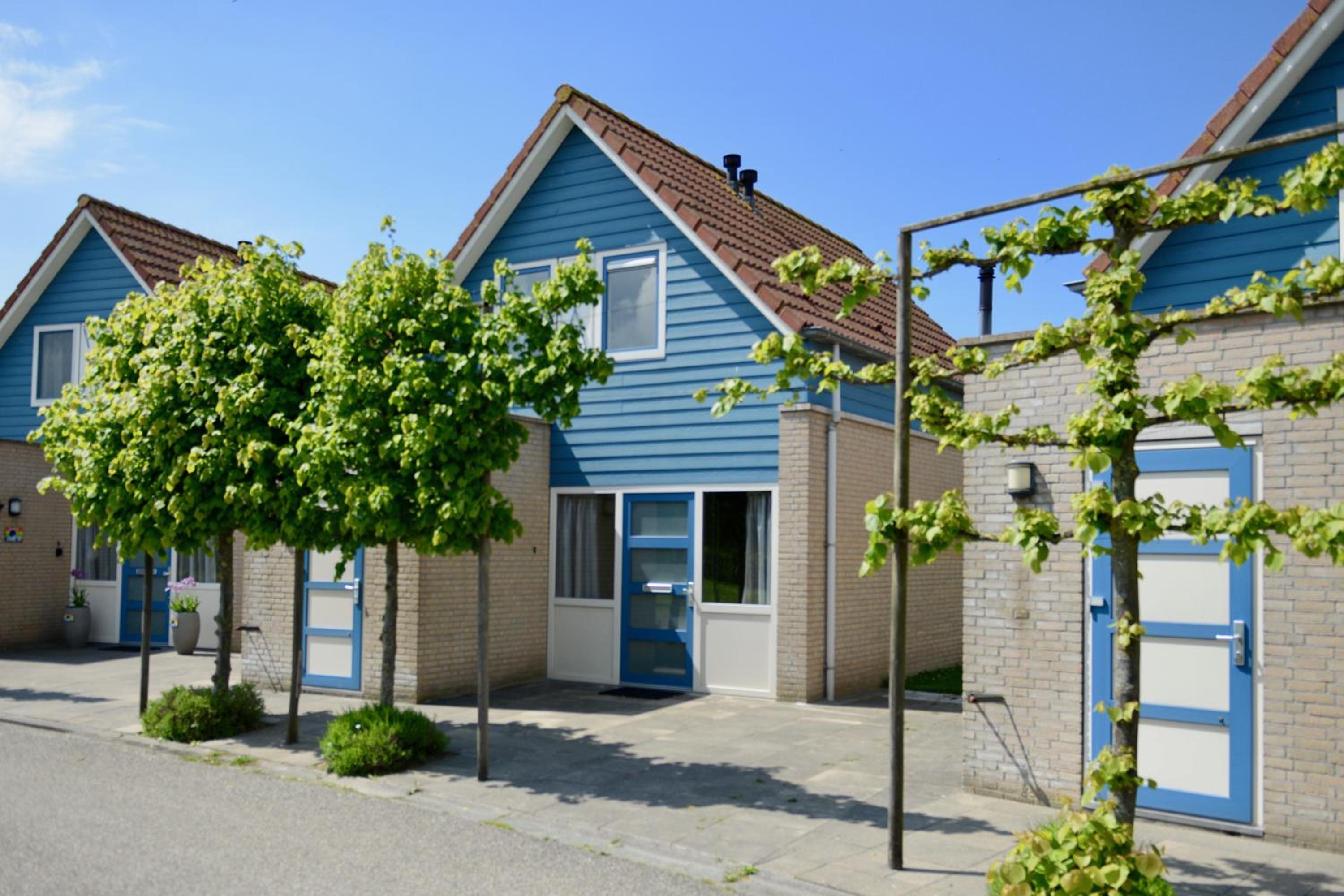 Three-Bedroom House photo 2