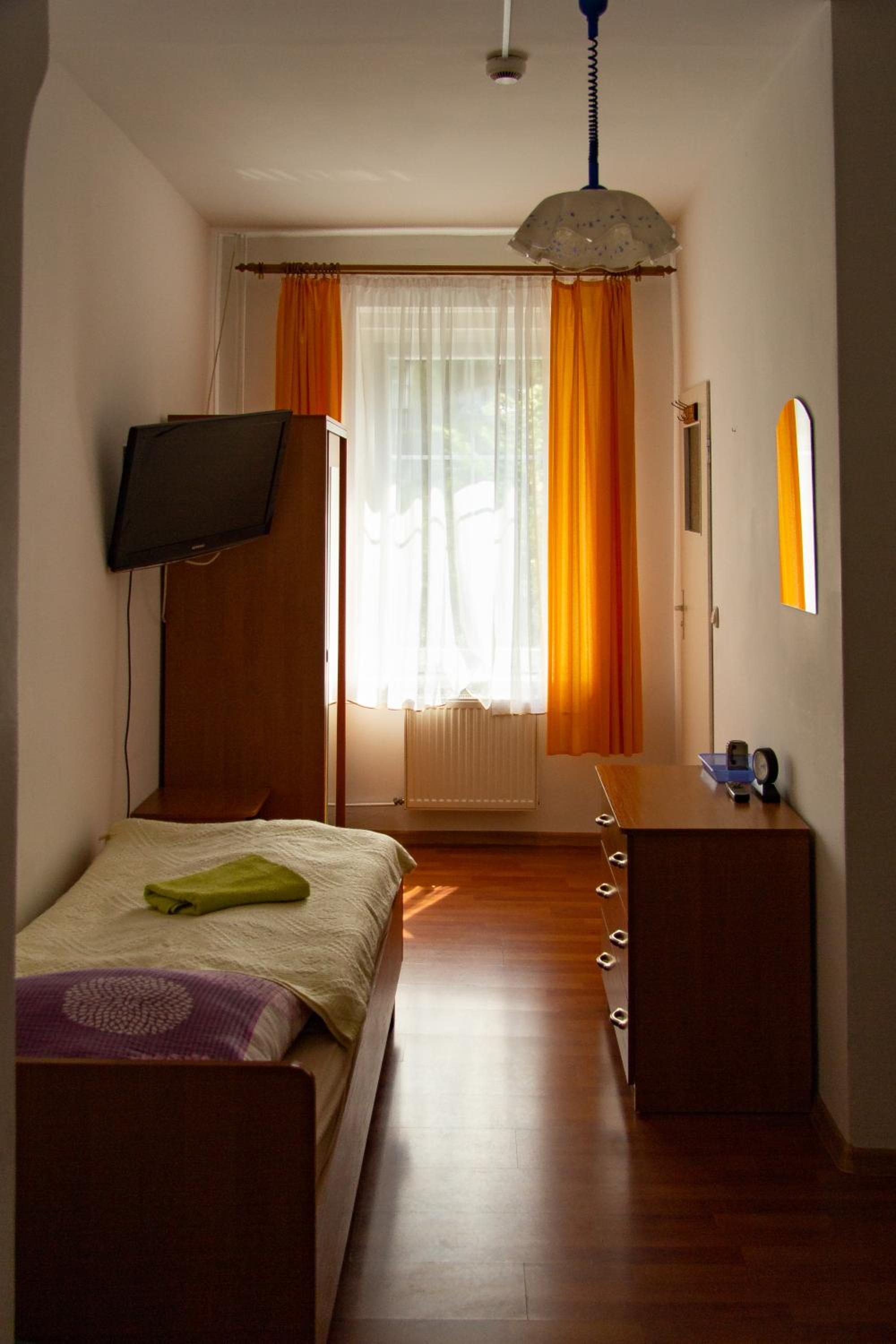Single Room photo 2