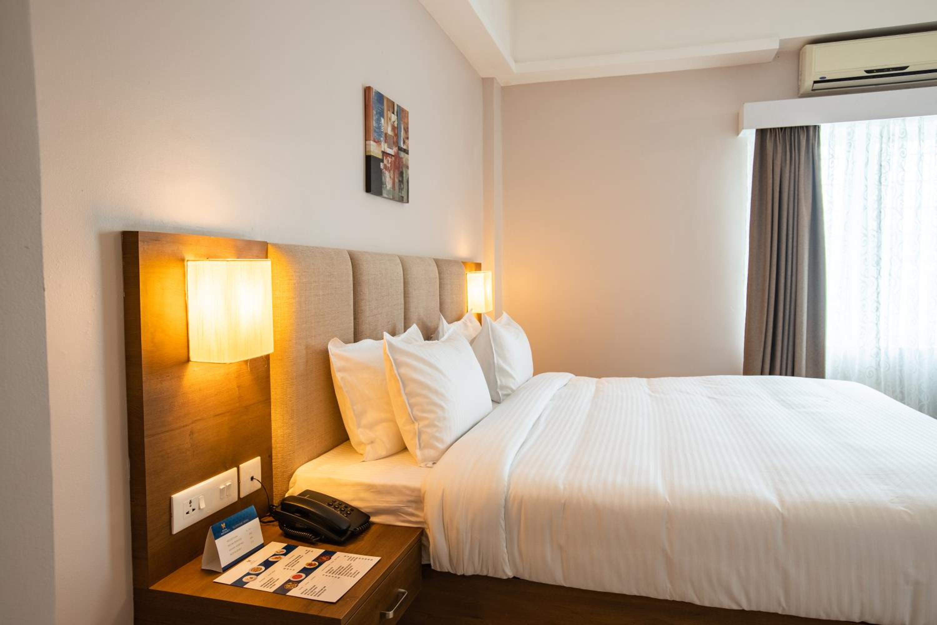 Suite - Photo 8