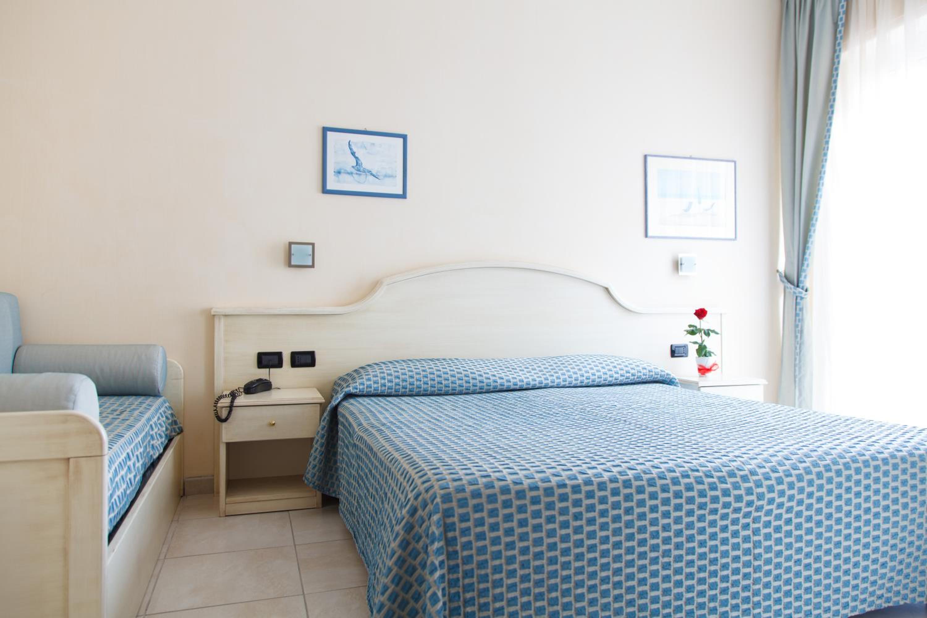 Superior Triple Room - Photo 1