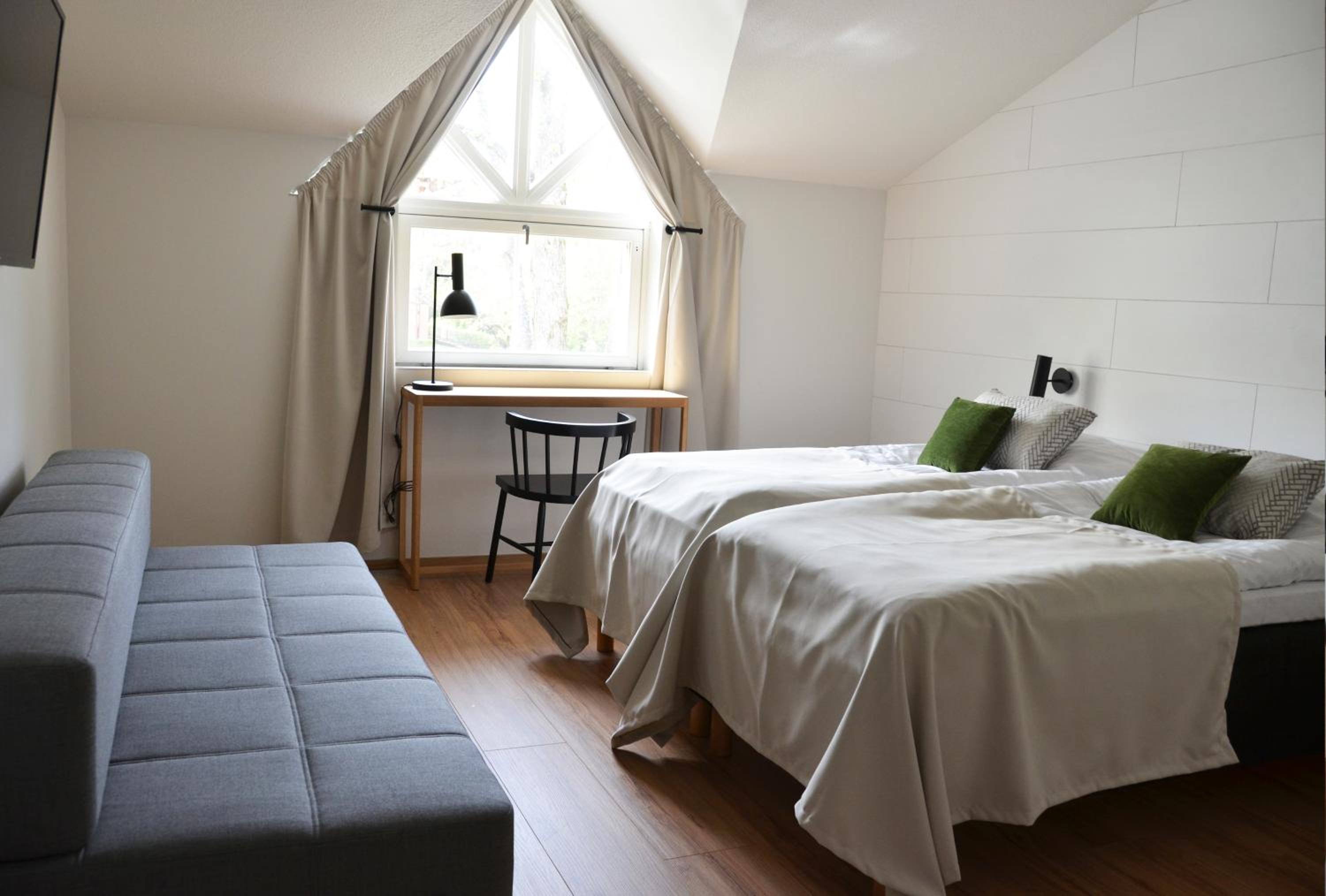 Economy Quadruple Room - Photo 1