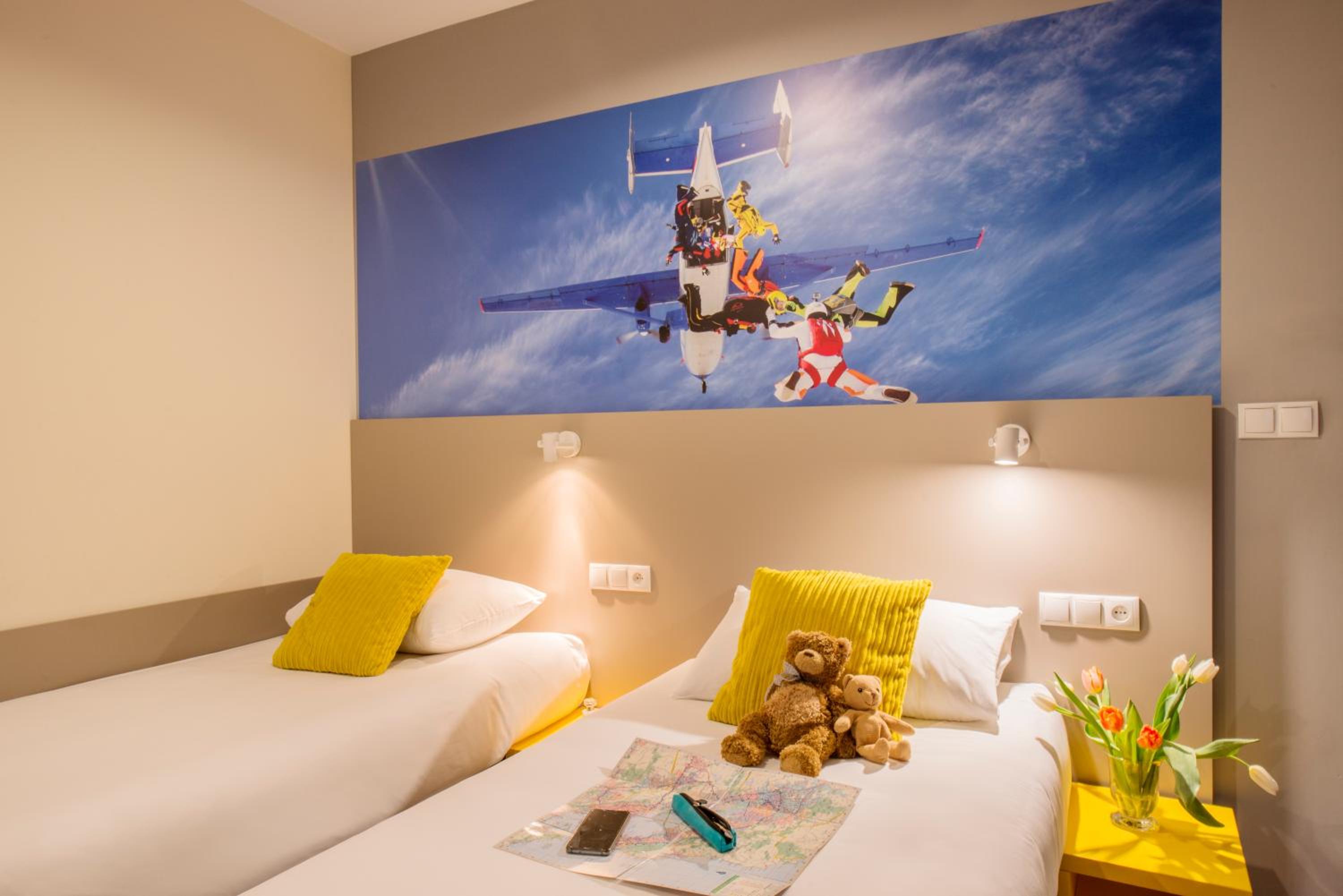 Standard Twin Room - Photo 1