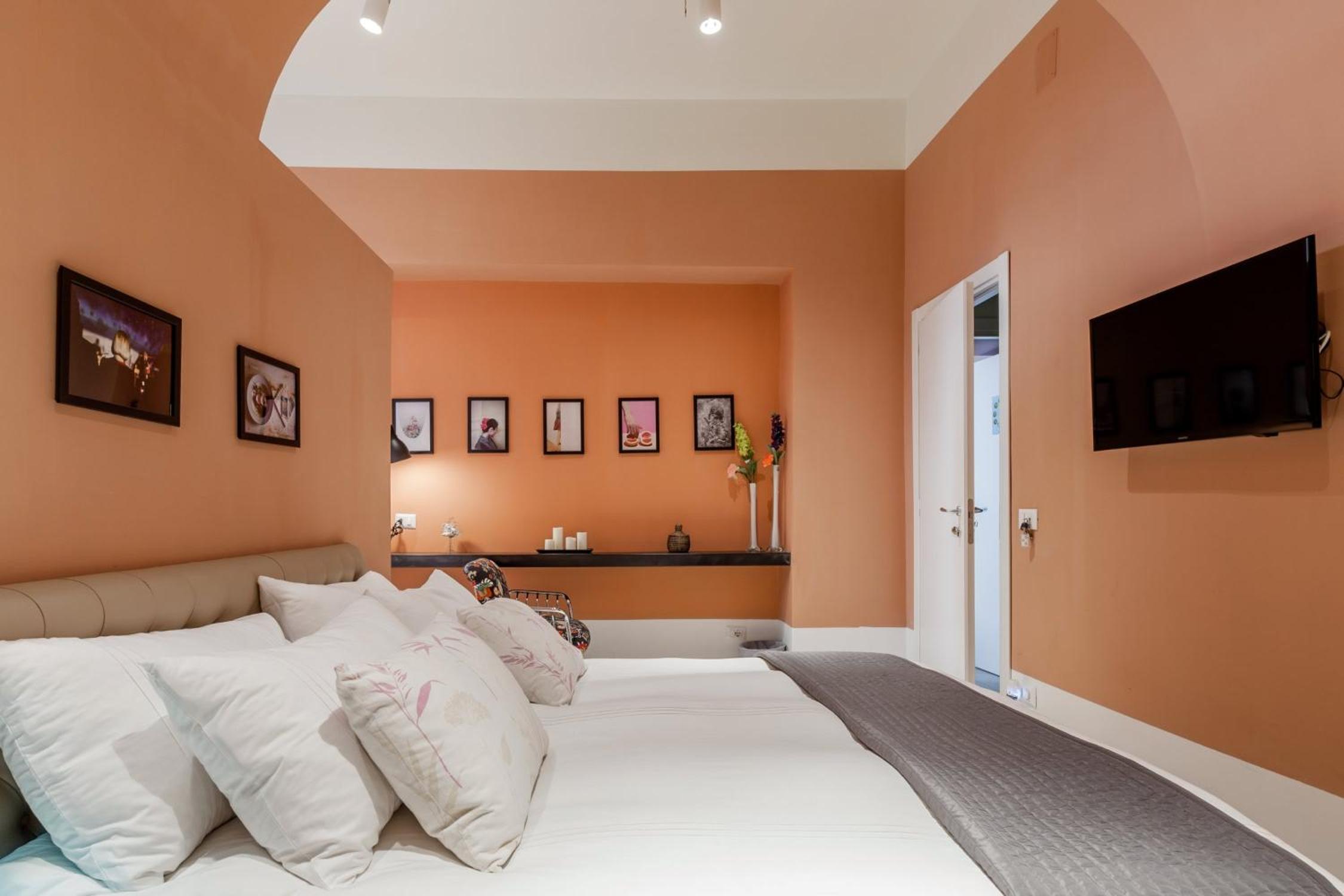 Double Room with Street View