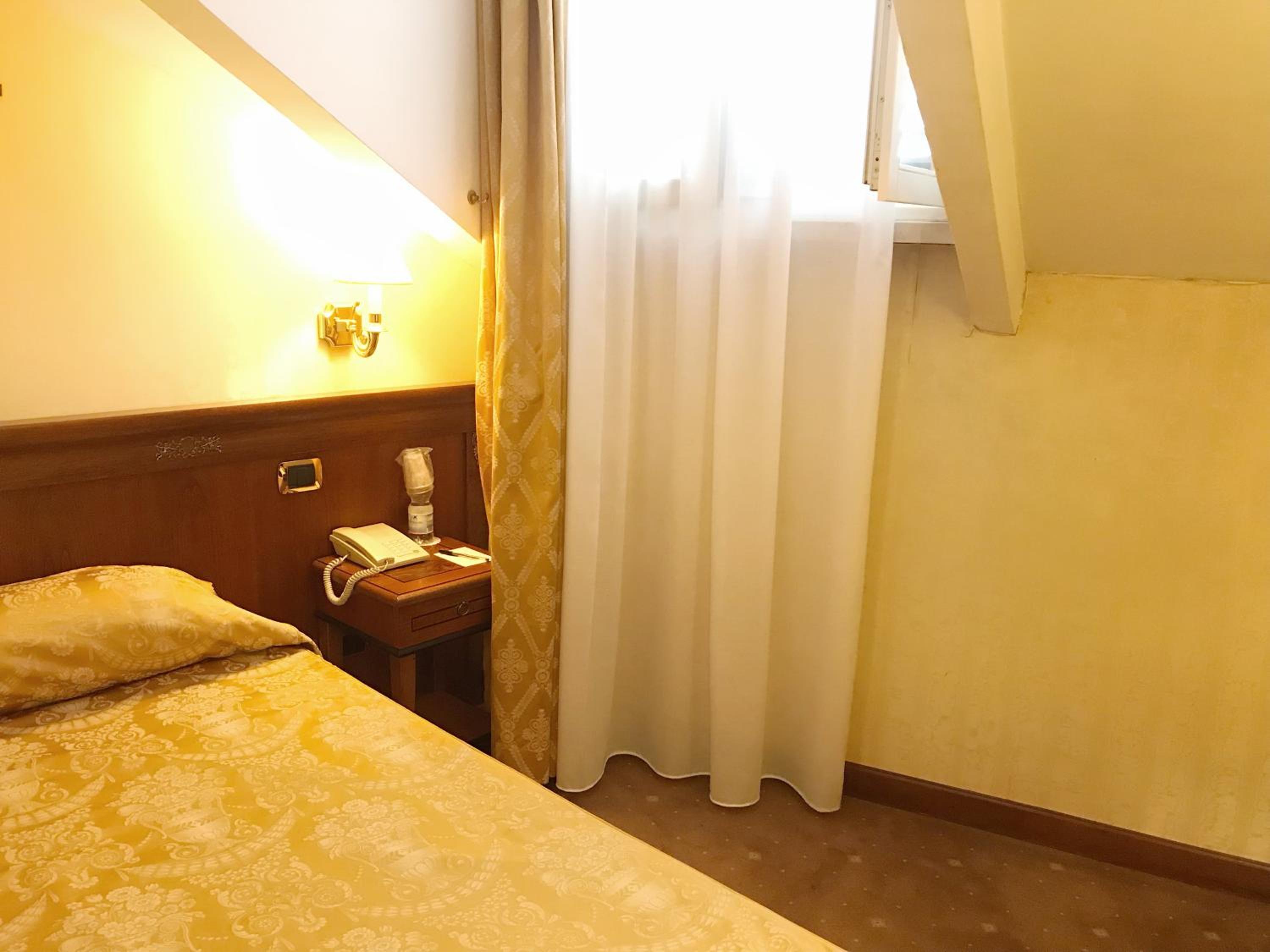 Economy Single Room