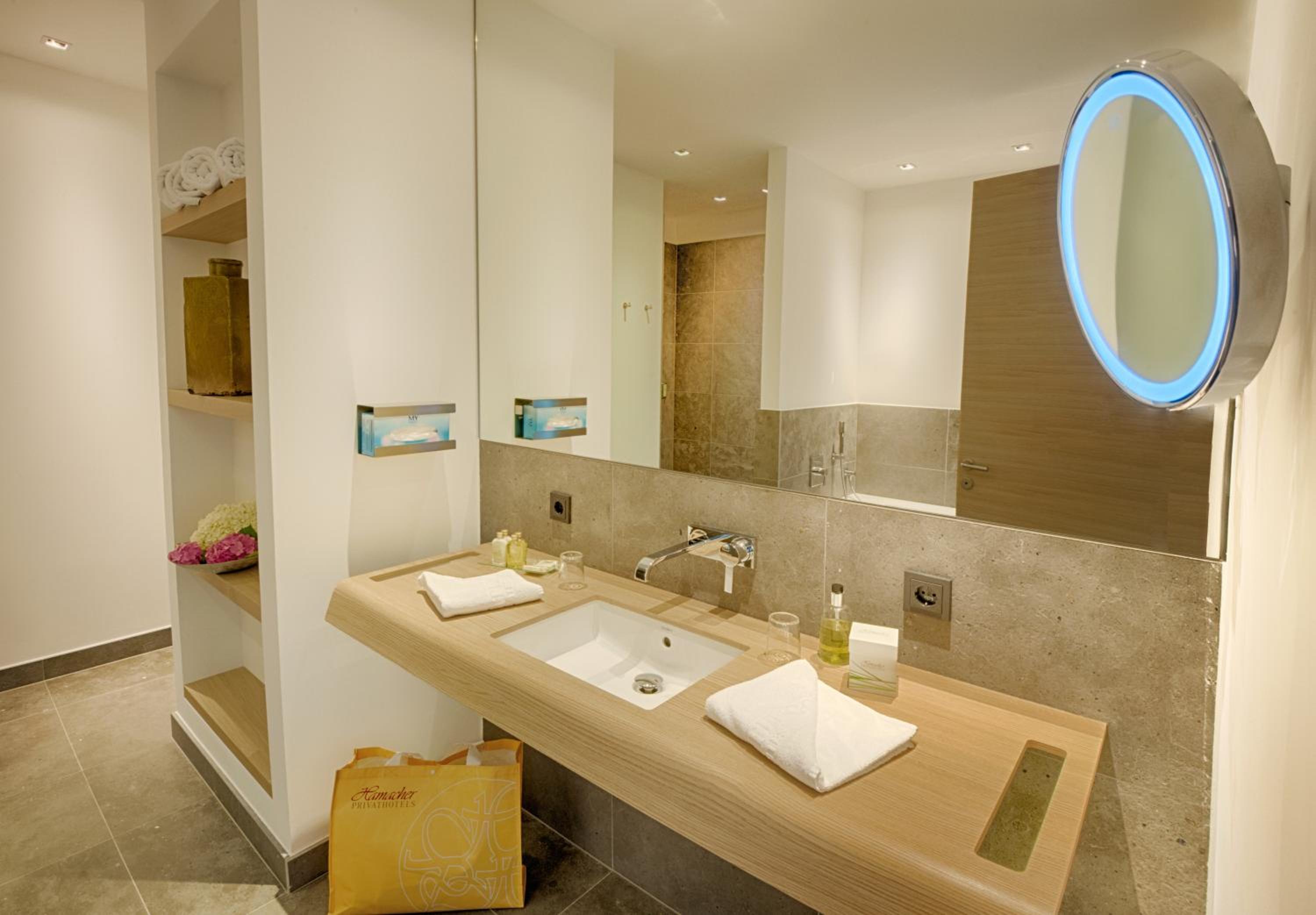Junior Suite with Valley View photo 2