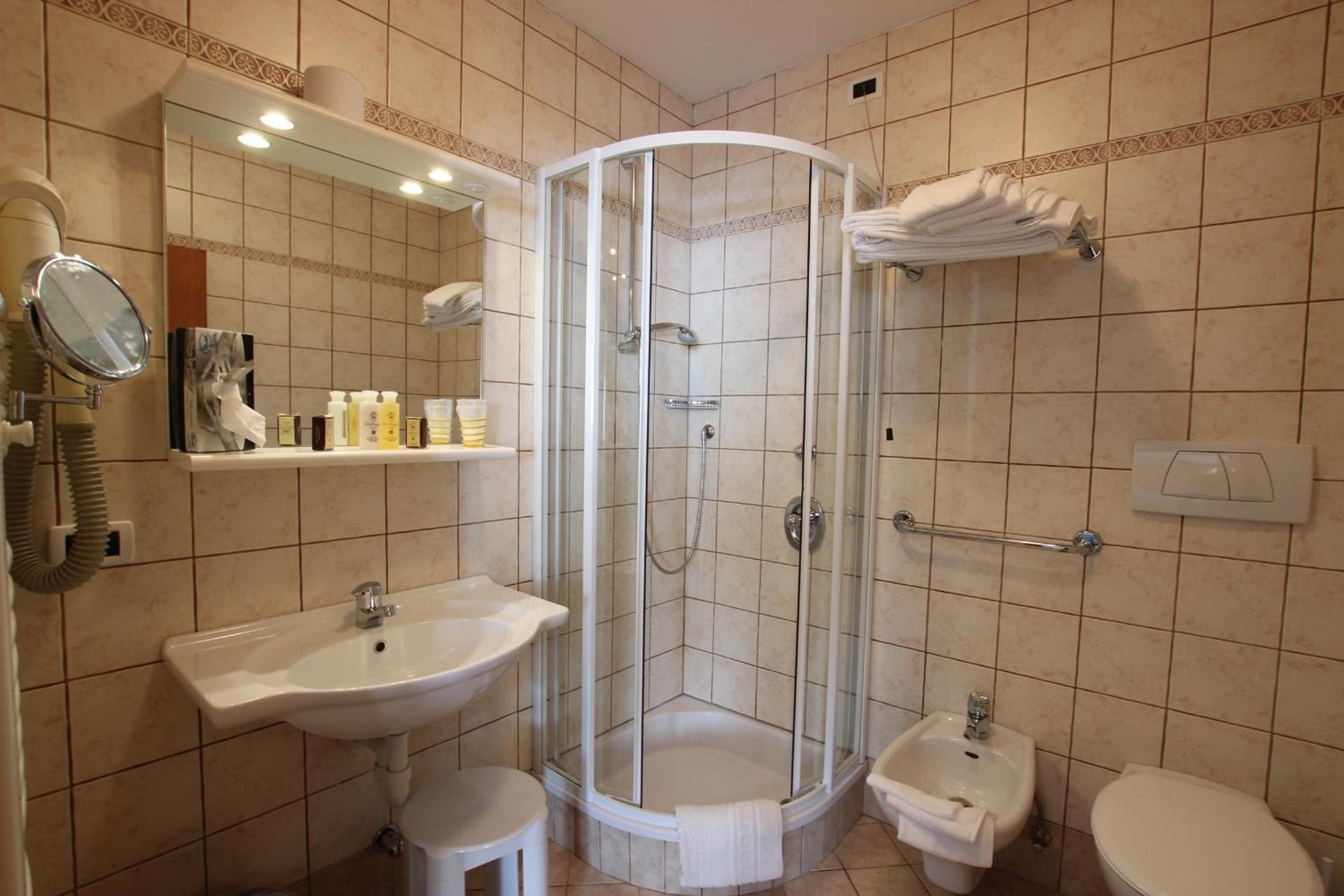 Superior Triple Room photo 3