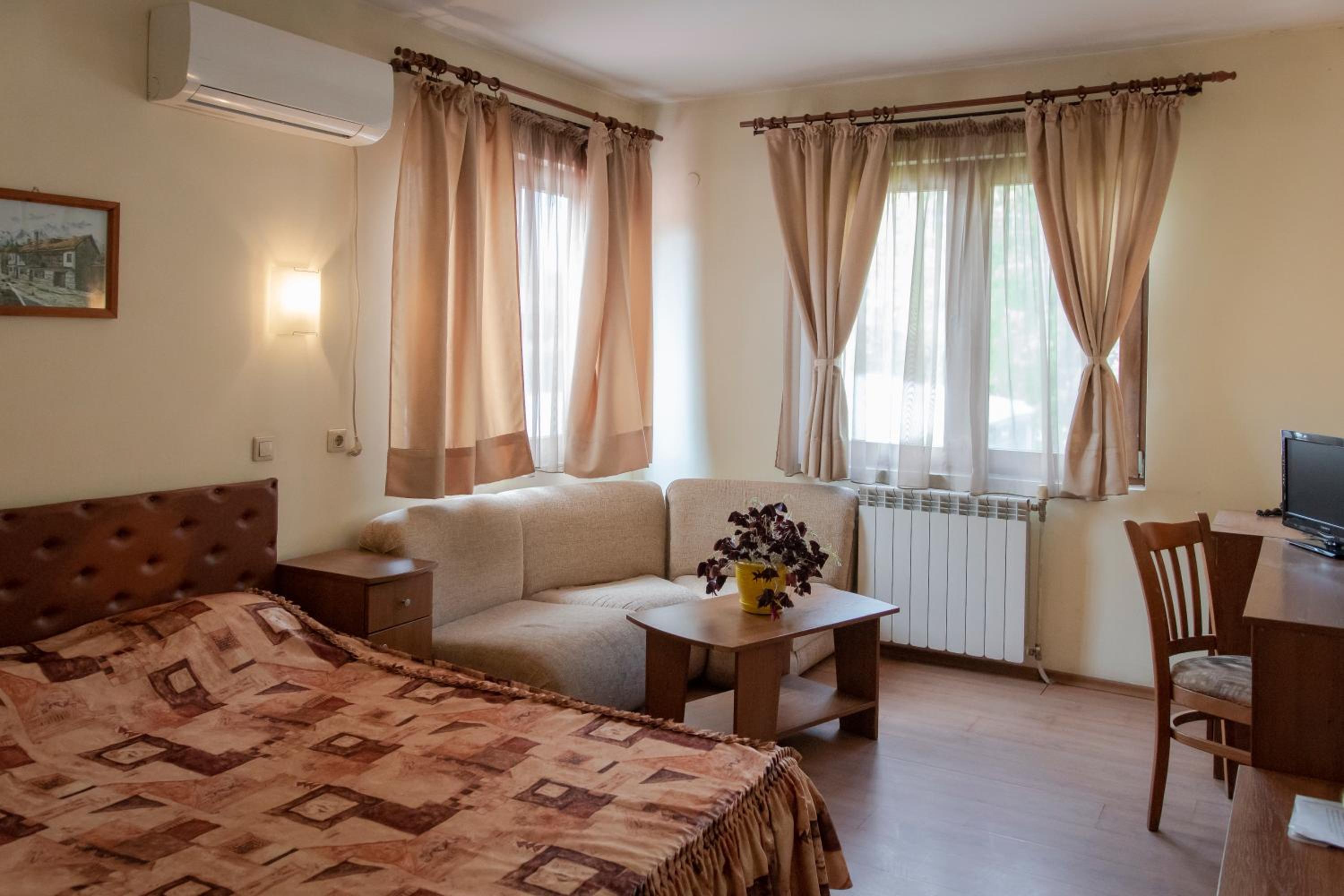 Deluxe Double Room with Air-Condition