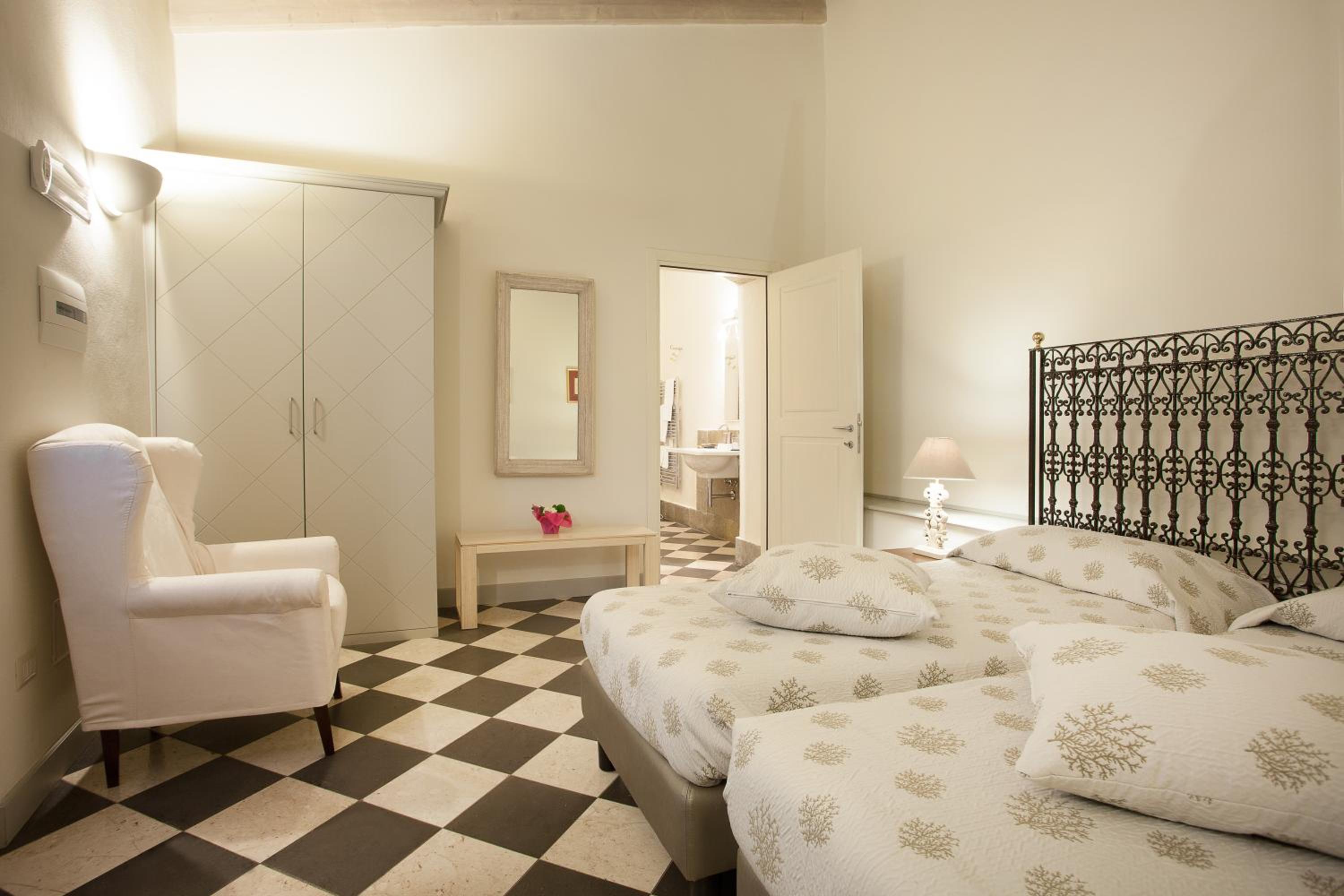 Double Room with Garden View - Photo 1
