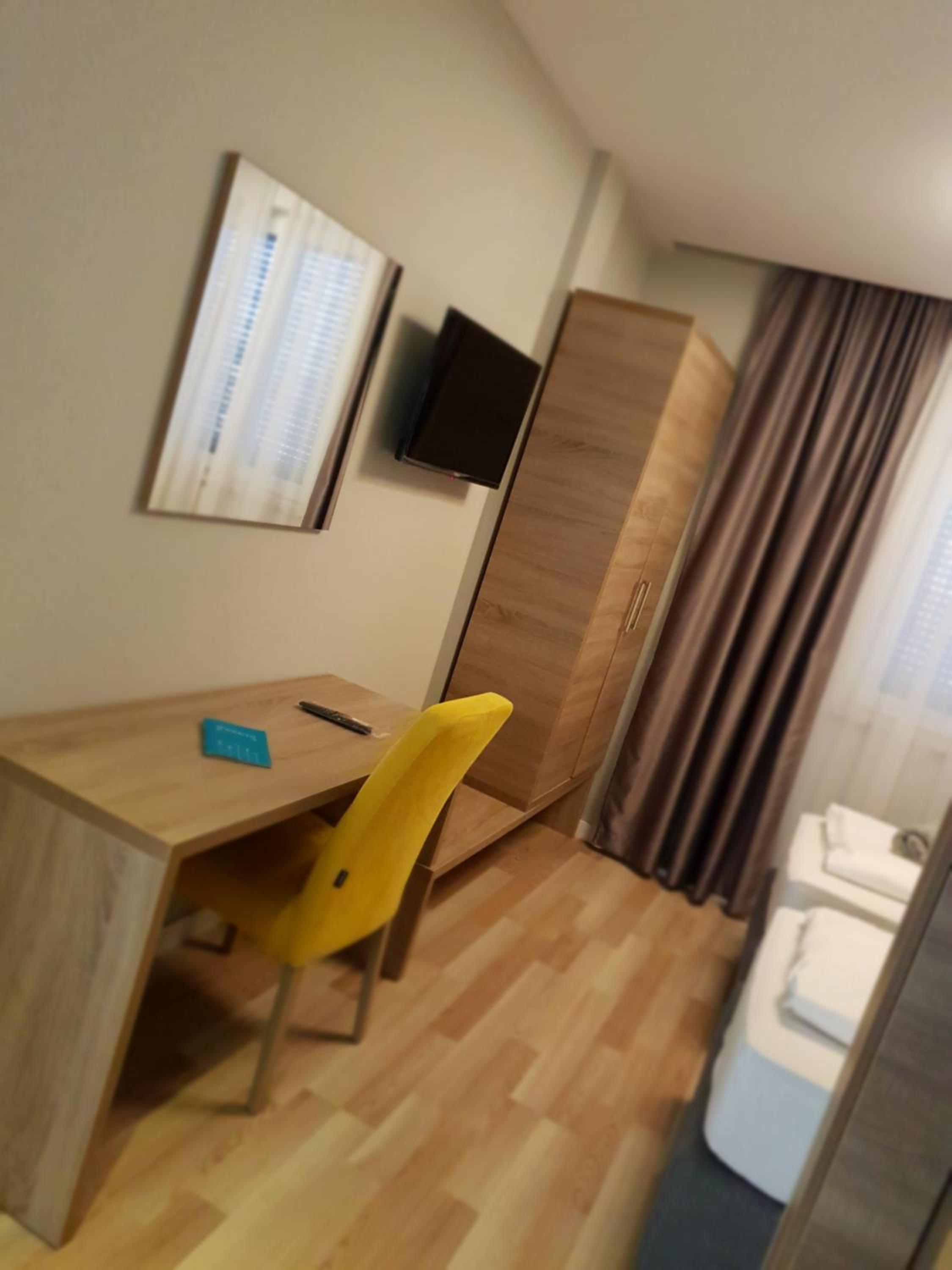 Single Room photo 3