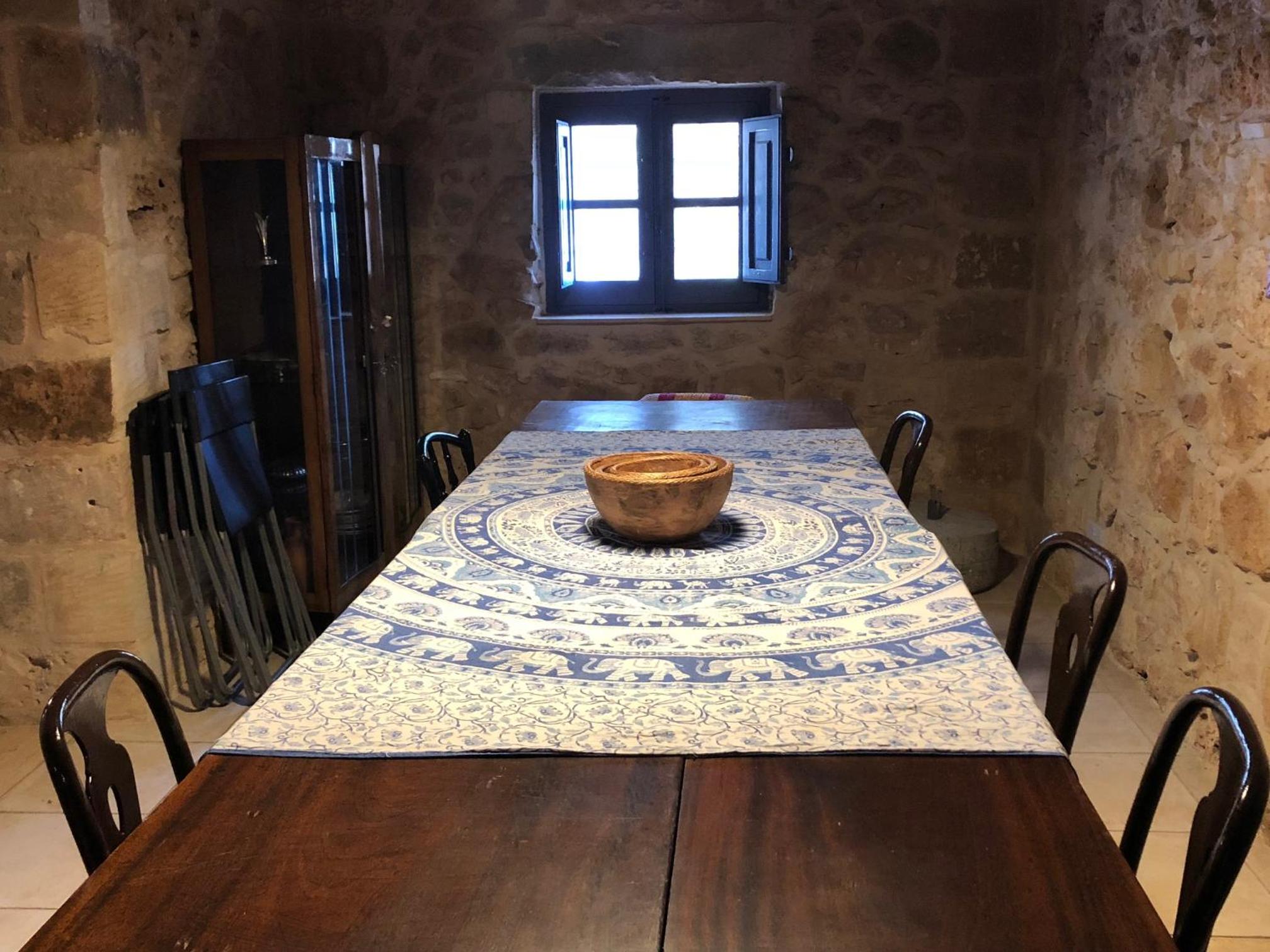 Deluxe Queen Suite - Photo 16
