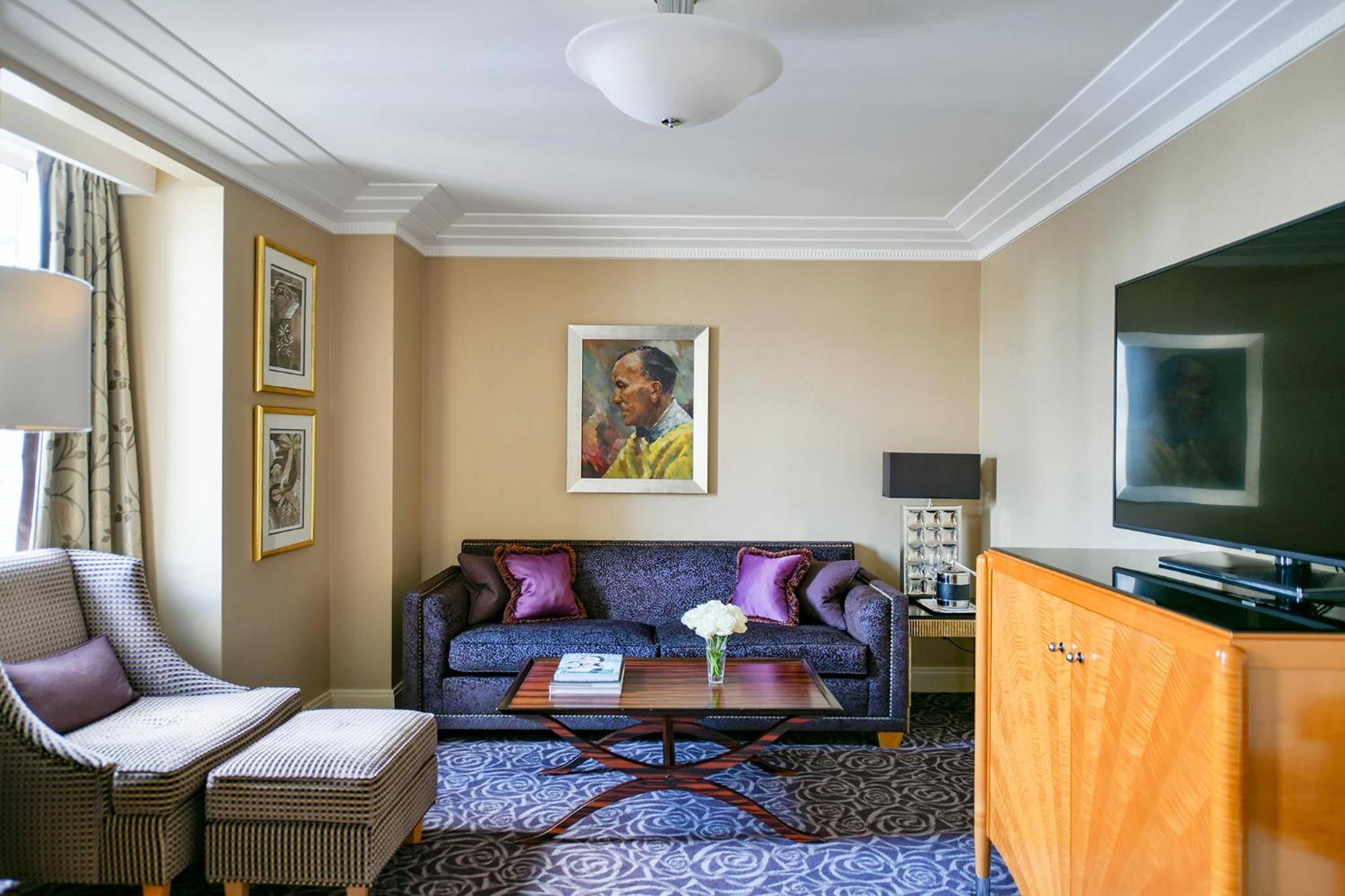 One Bedroom Suite Partial River View thumbnail 6