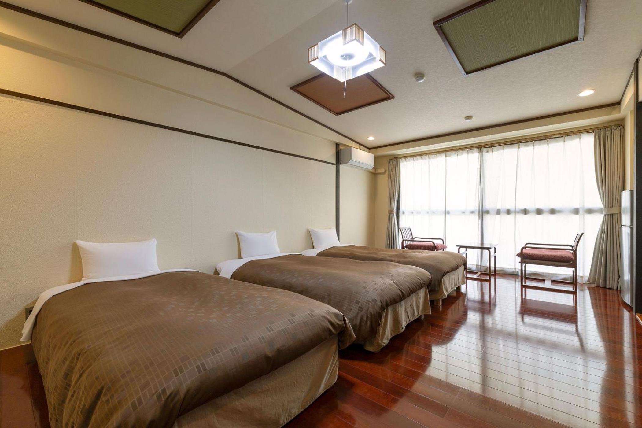 Standard Triple Room - Shower Only - Non-Smoking