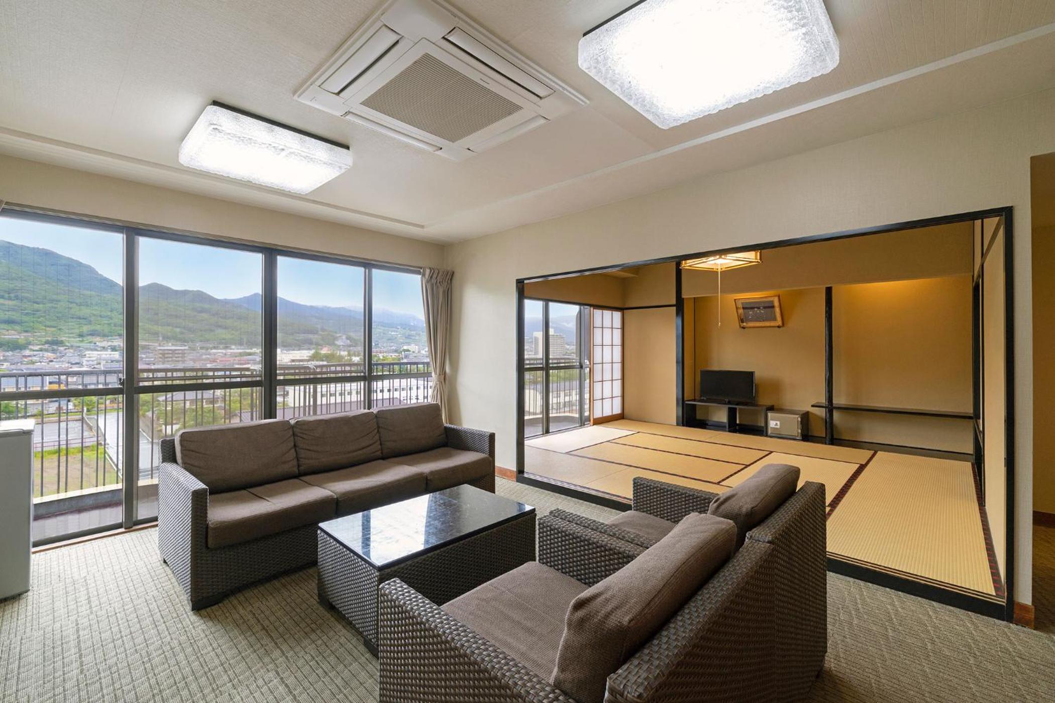 Superior Japanese-Western-Style Twin Room 40 sqm - Shower Only - Non-Smoking