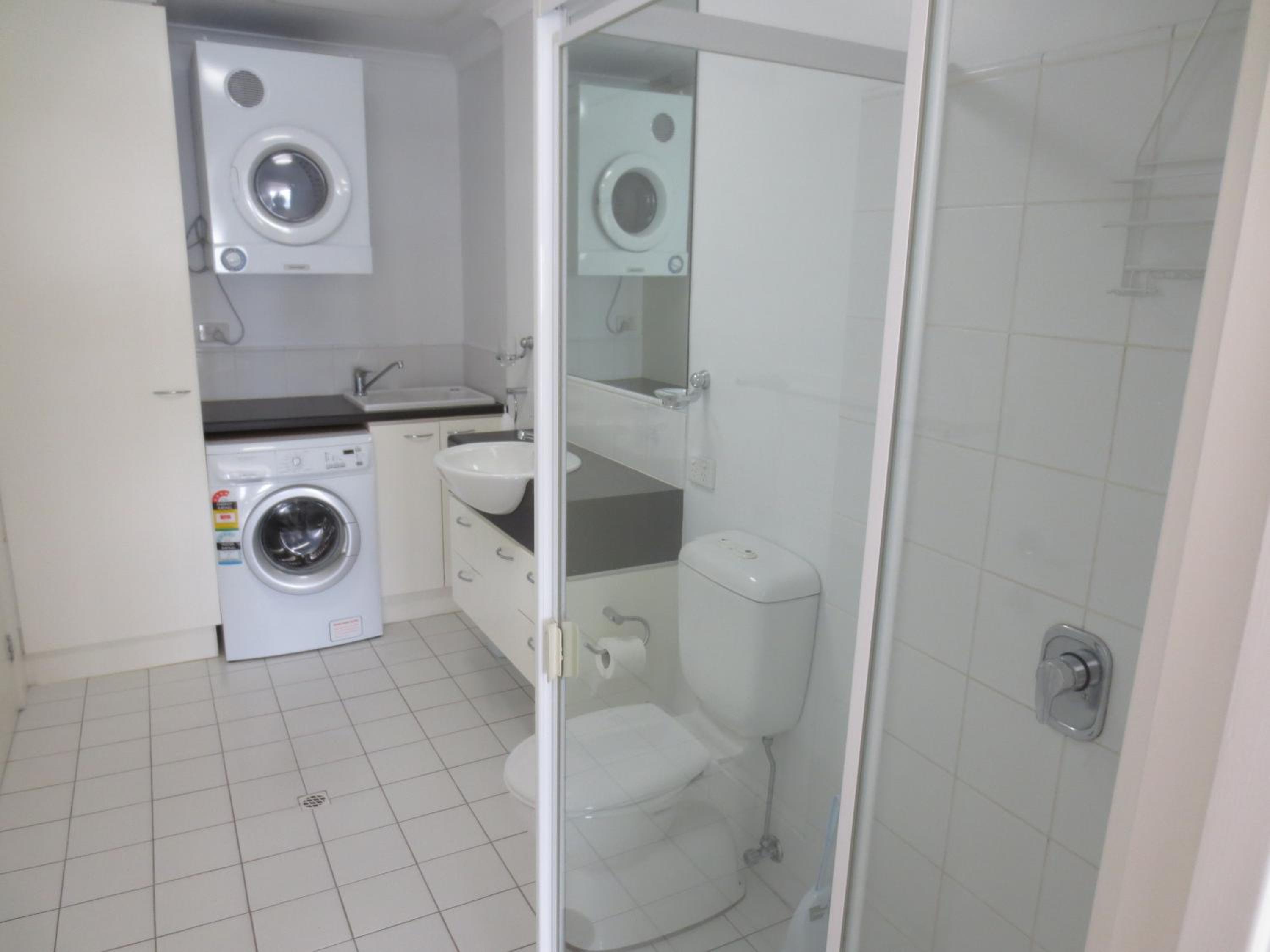 Two-Bedroom Apartment with Marina View - Split Level photo 2