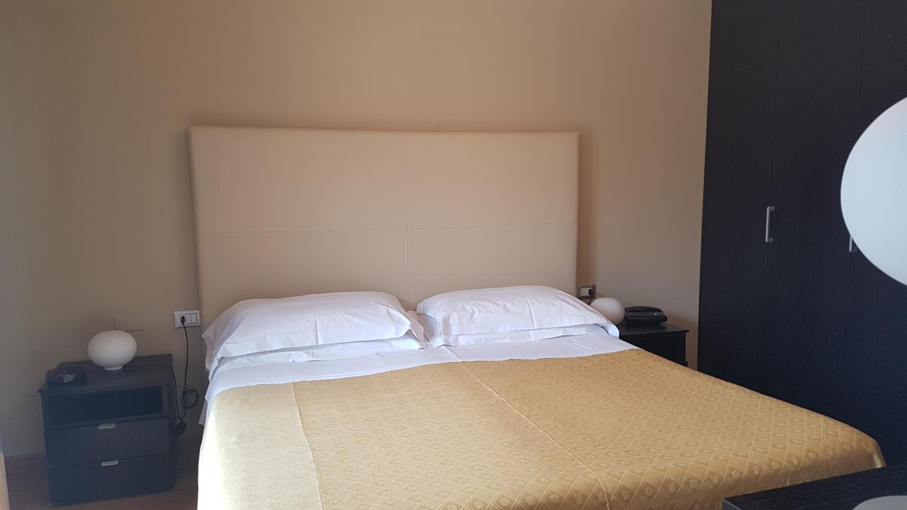 Standard Double Room - Photo 1