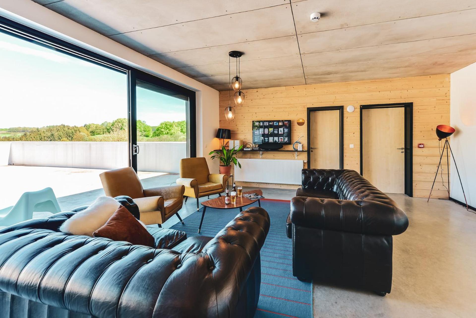 Four-Bedroom Apartment with Balcony