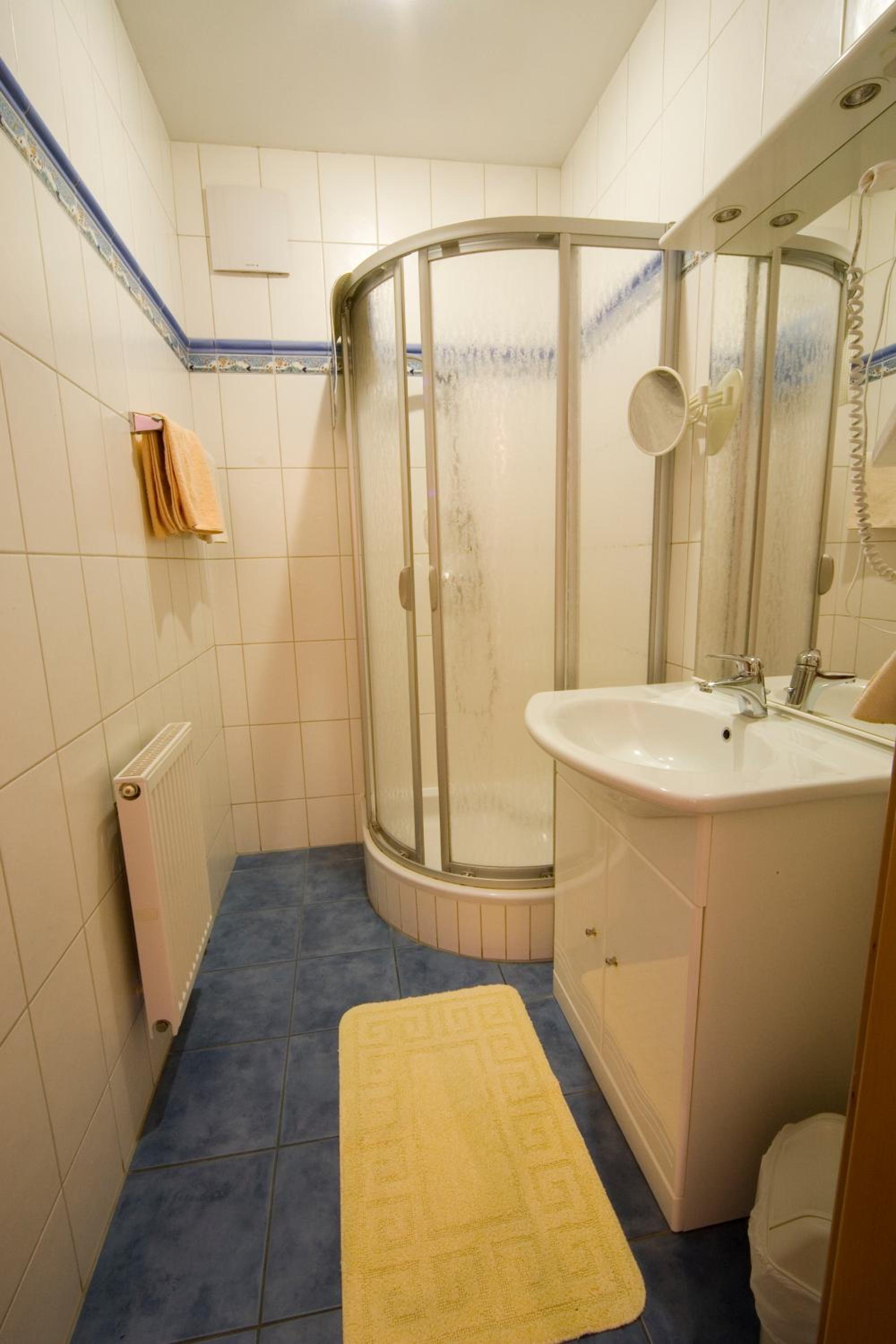 Double Room - Photo 2