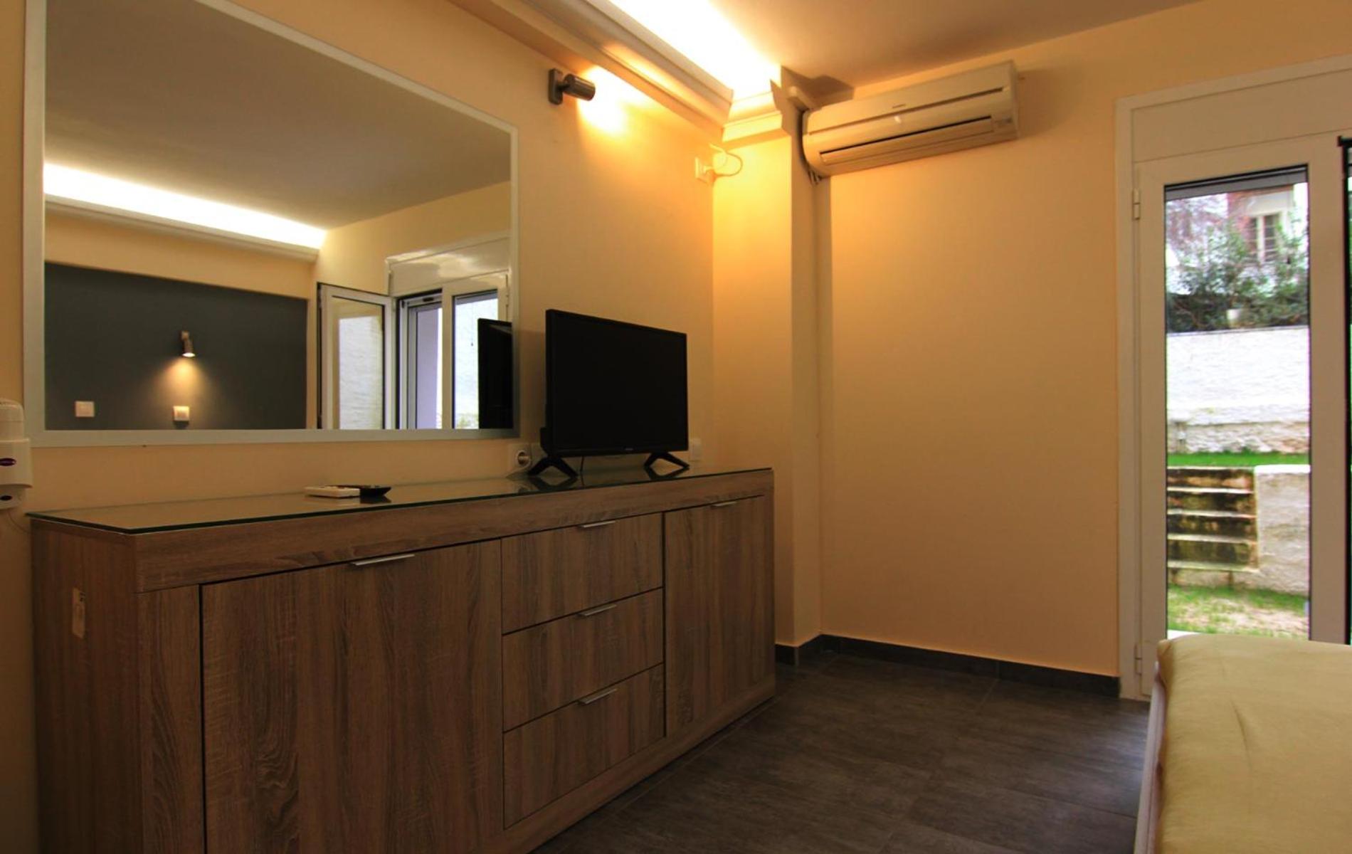 Two-Bedroom Apartment (Annex) photo 1