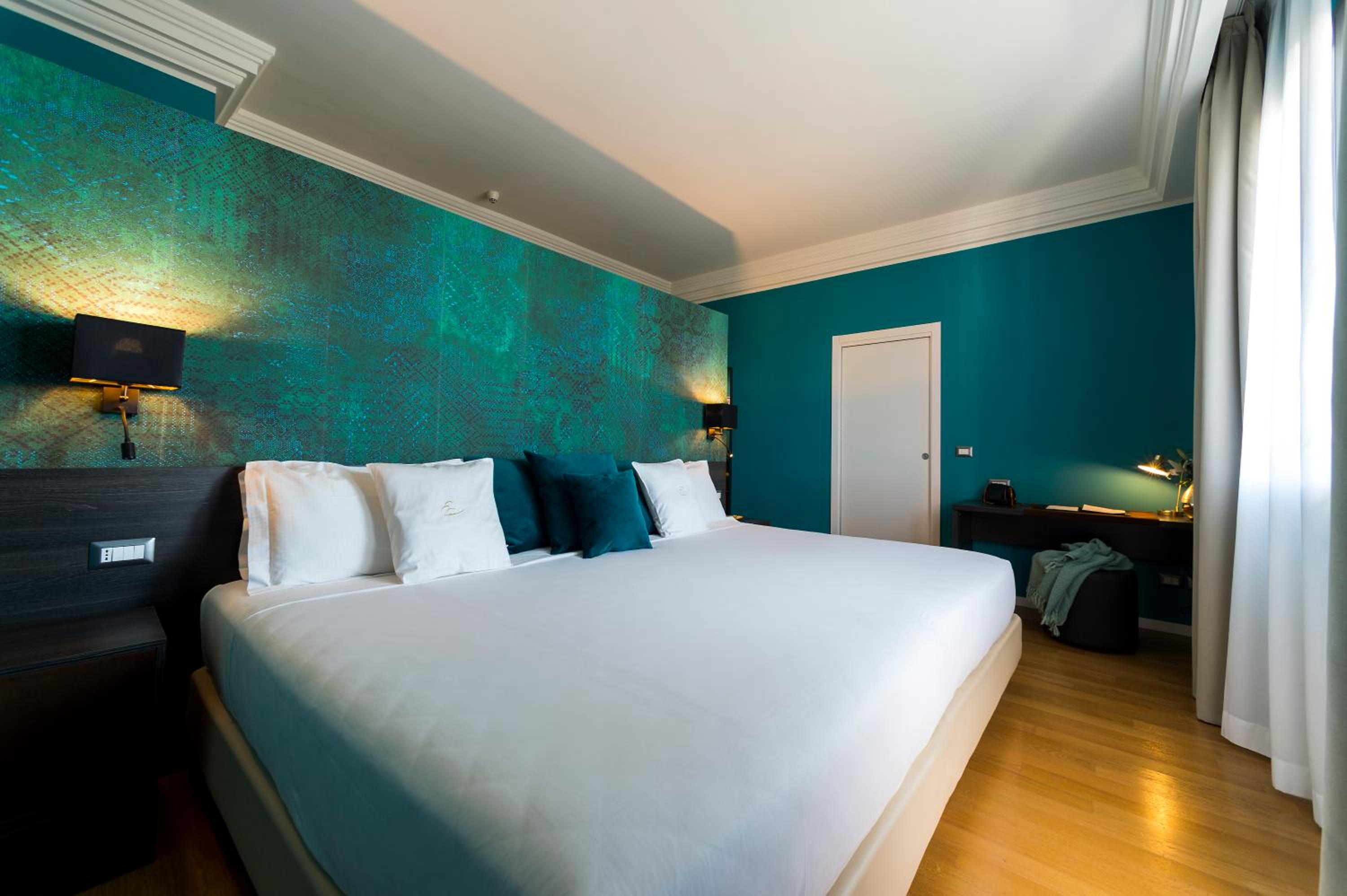 Junior Suite - Photo 12