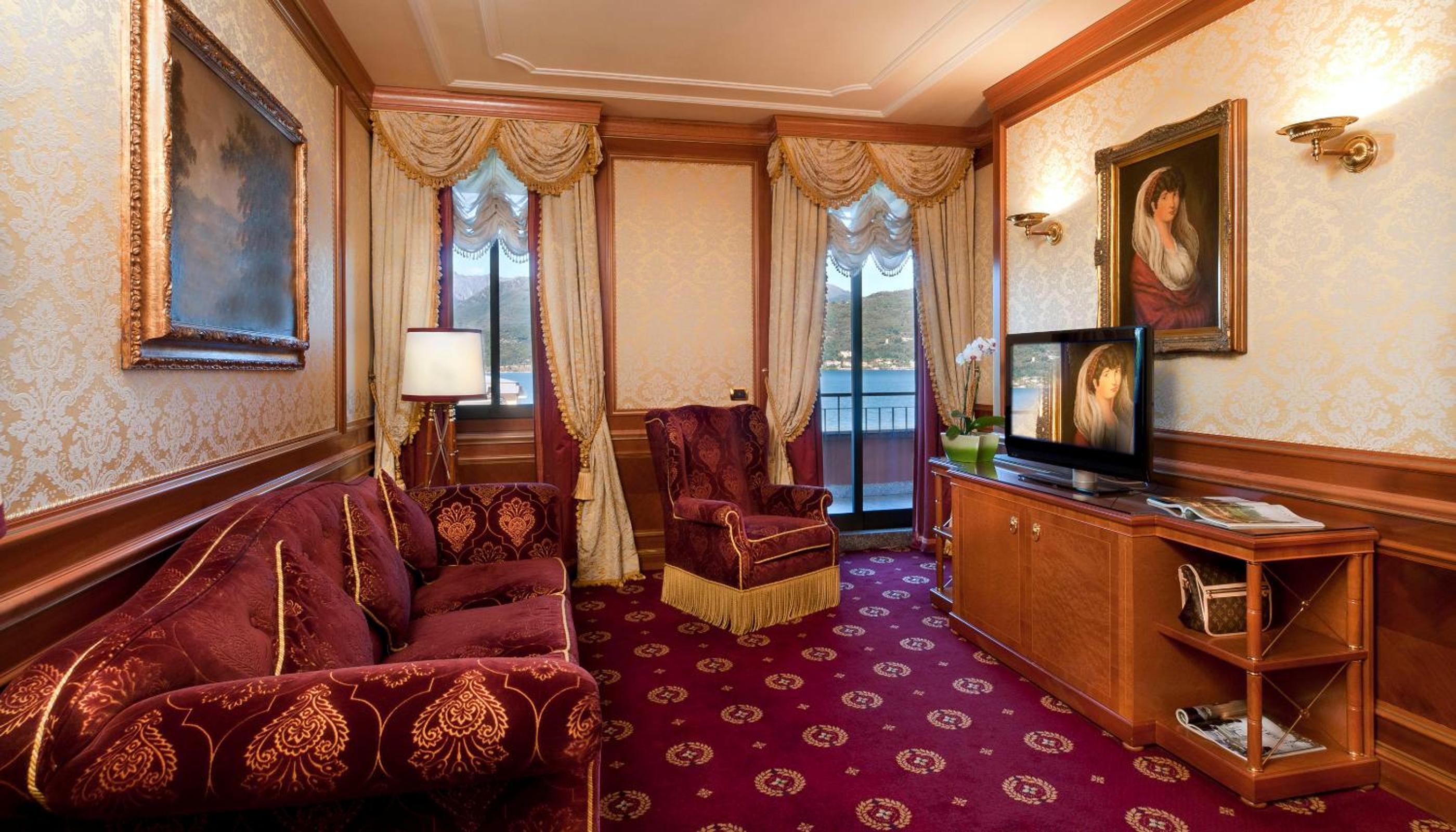 Senior Suite with Lake View - Photo 17