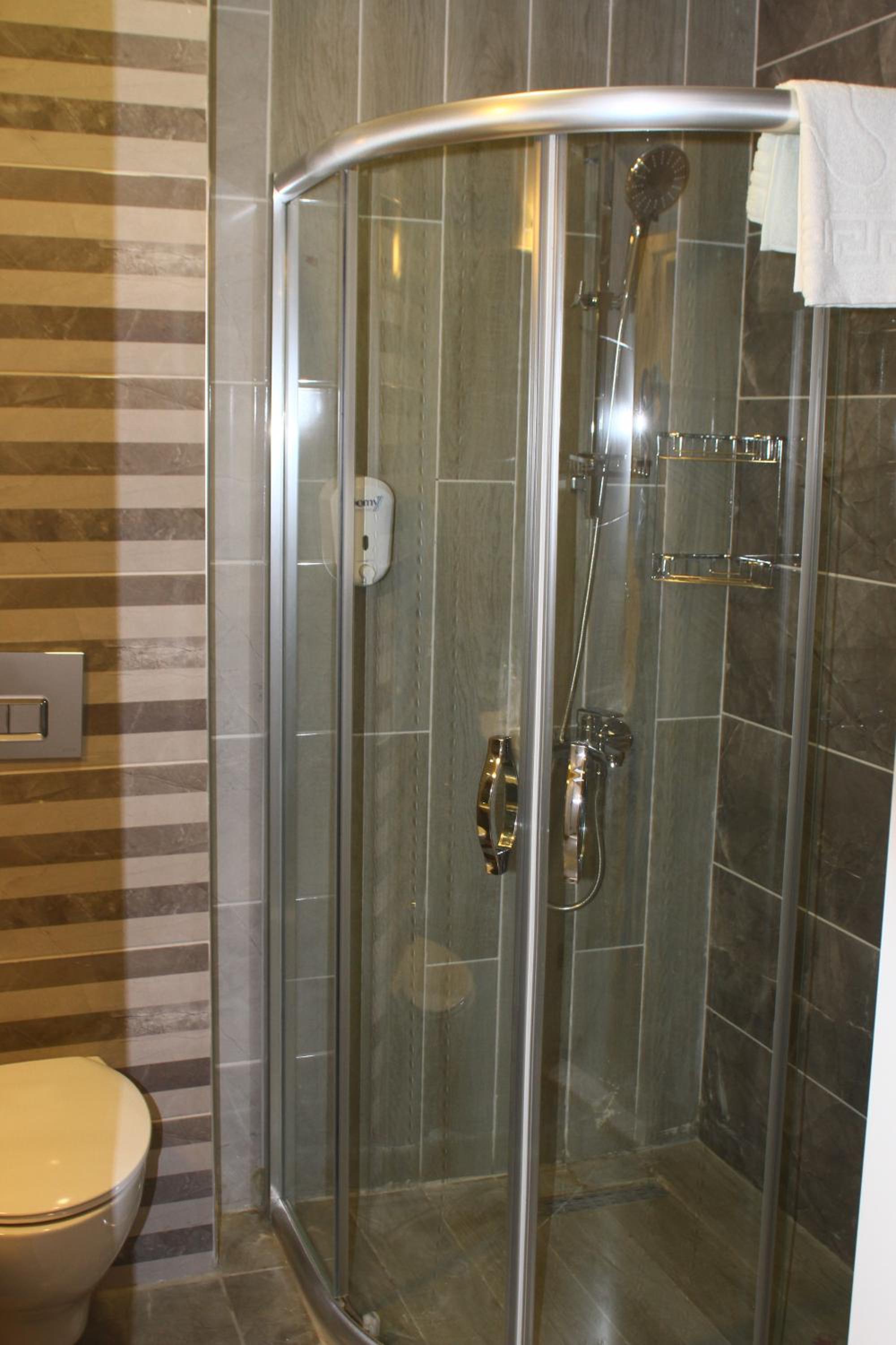 Double Room with Balcony - Photo 6