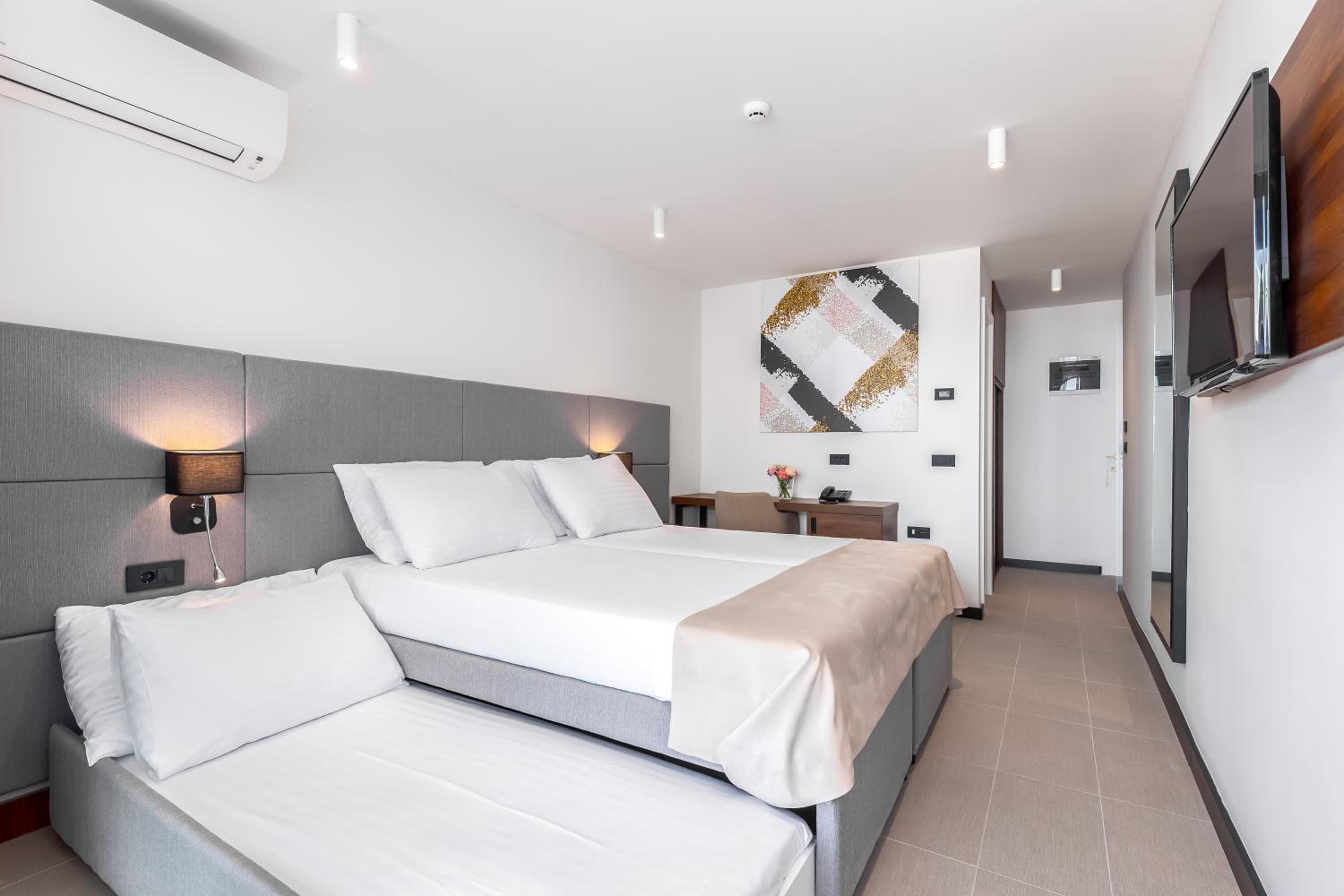 Double Room with Extra pull-out Bed, Sea Side View and Balcony
