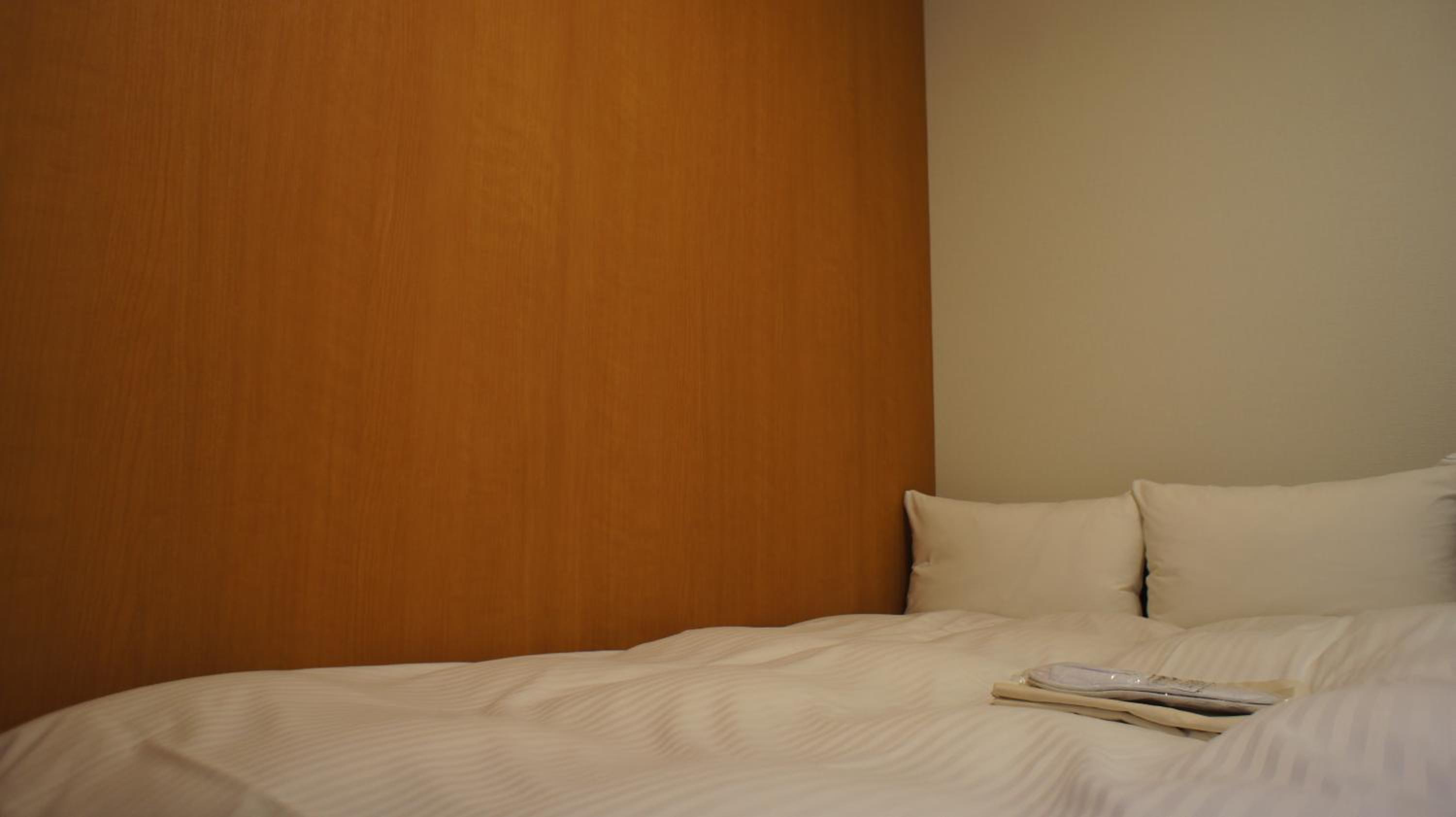 Double Room with Small Double Bed - Non-Smoking - No Daily Cleaning photo 2