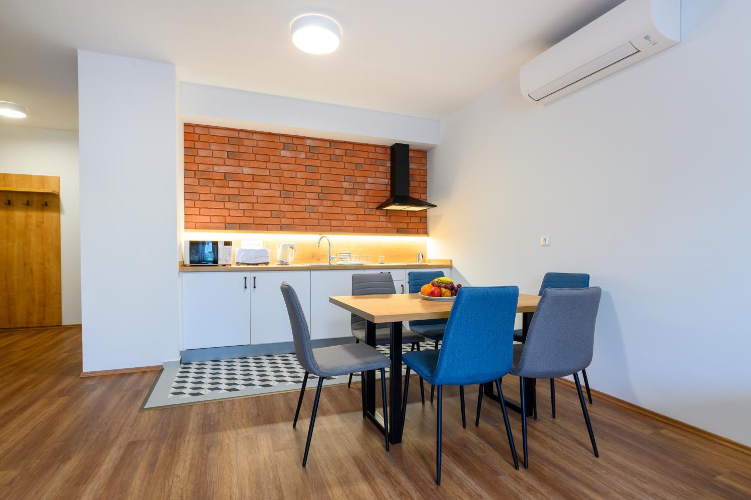 Two-Bedroom Apartment - Photo 5