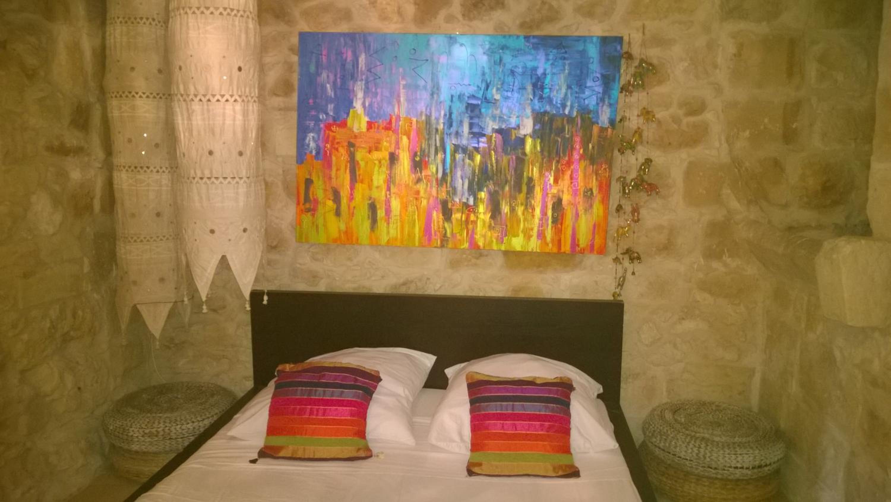 Deluxe Queen Suite - Photo 26