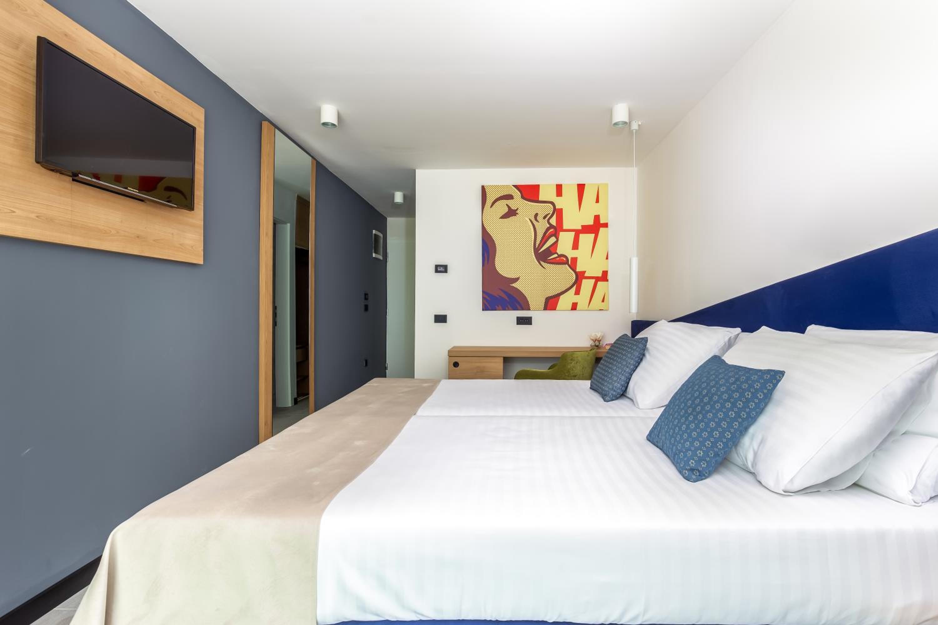 Double or Twin Room photo 2
