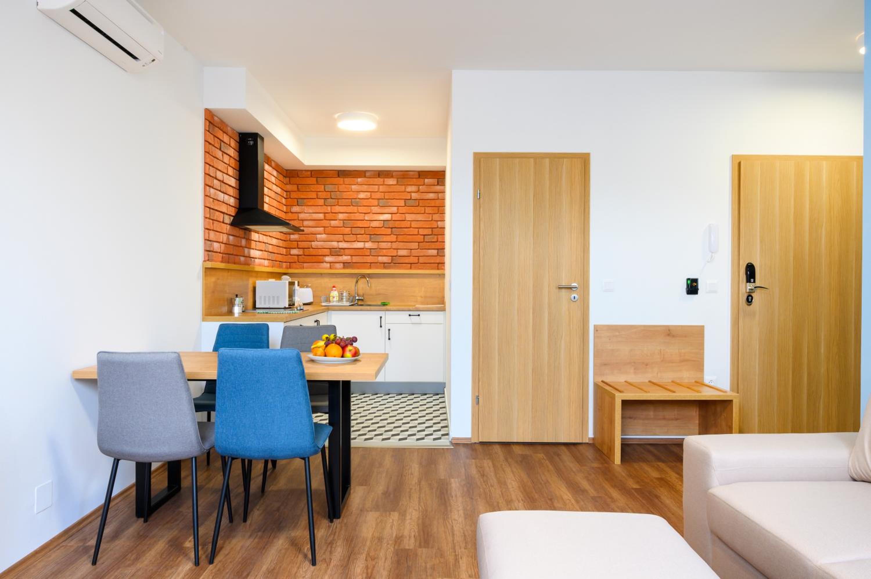 Apartment - Photo 2