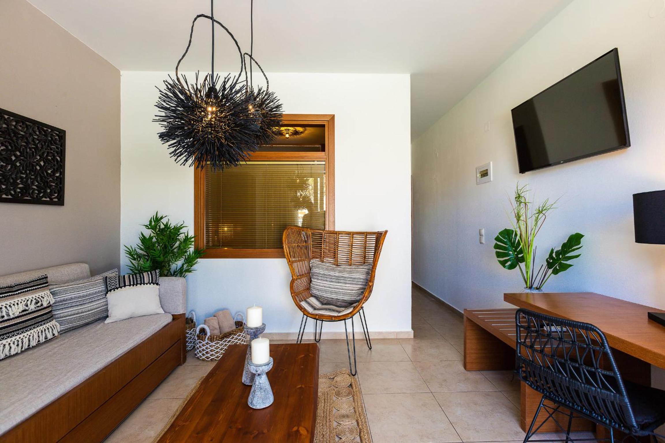 Superior Room with Garden View - Photo 6