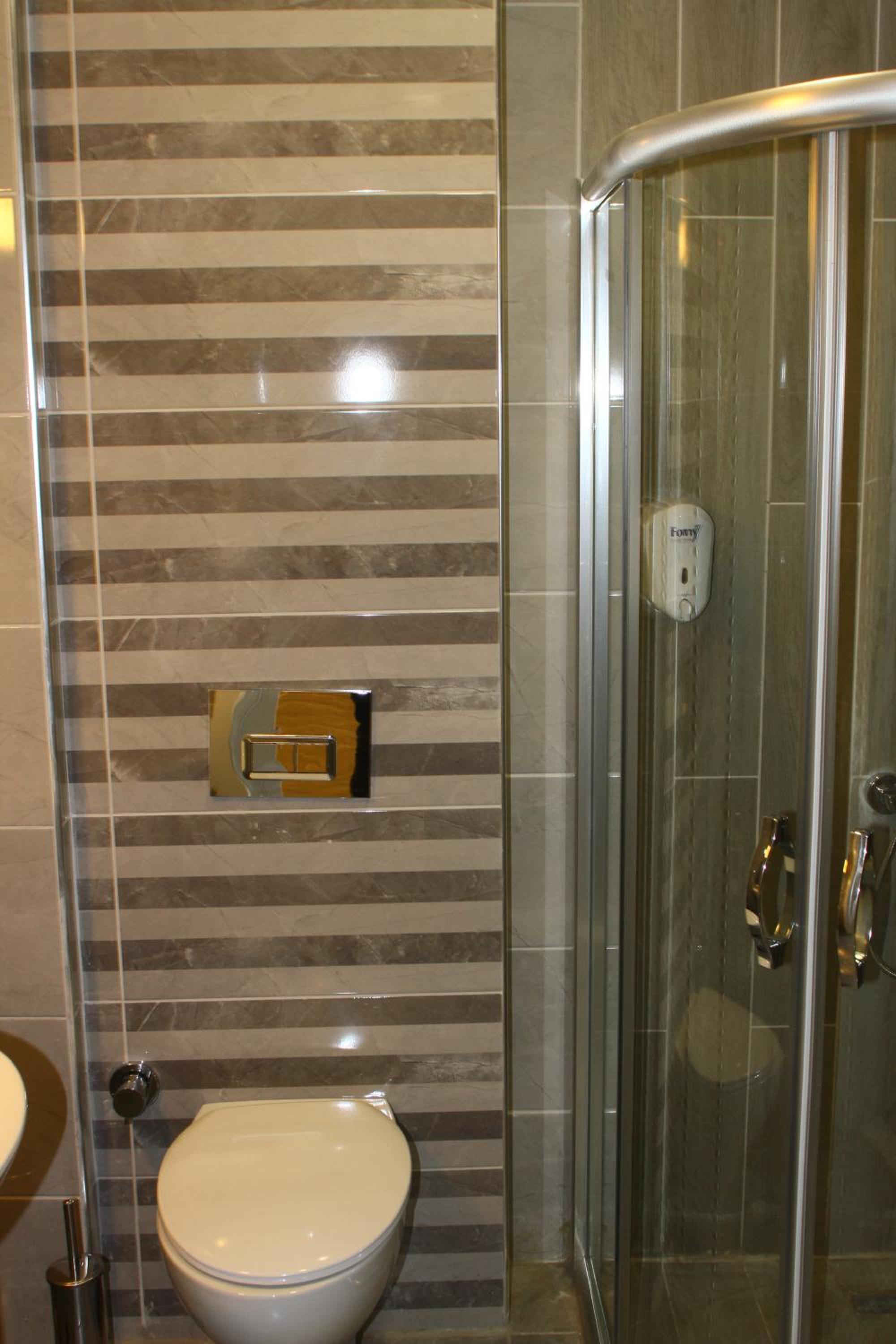 Double Room with Balcony - Photo 2