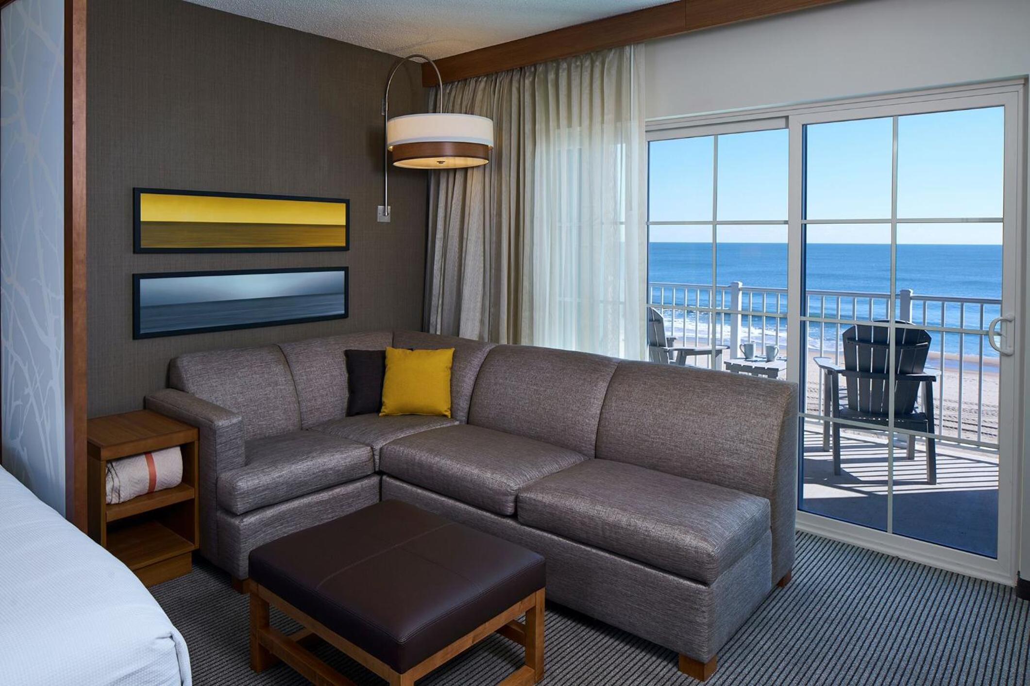 Queen Room with Two Queen Beds - Partial Ocean View photo 3