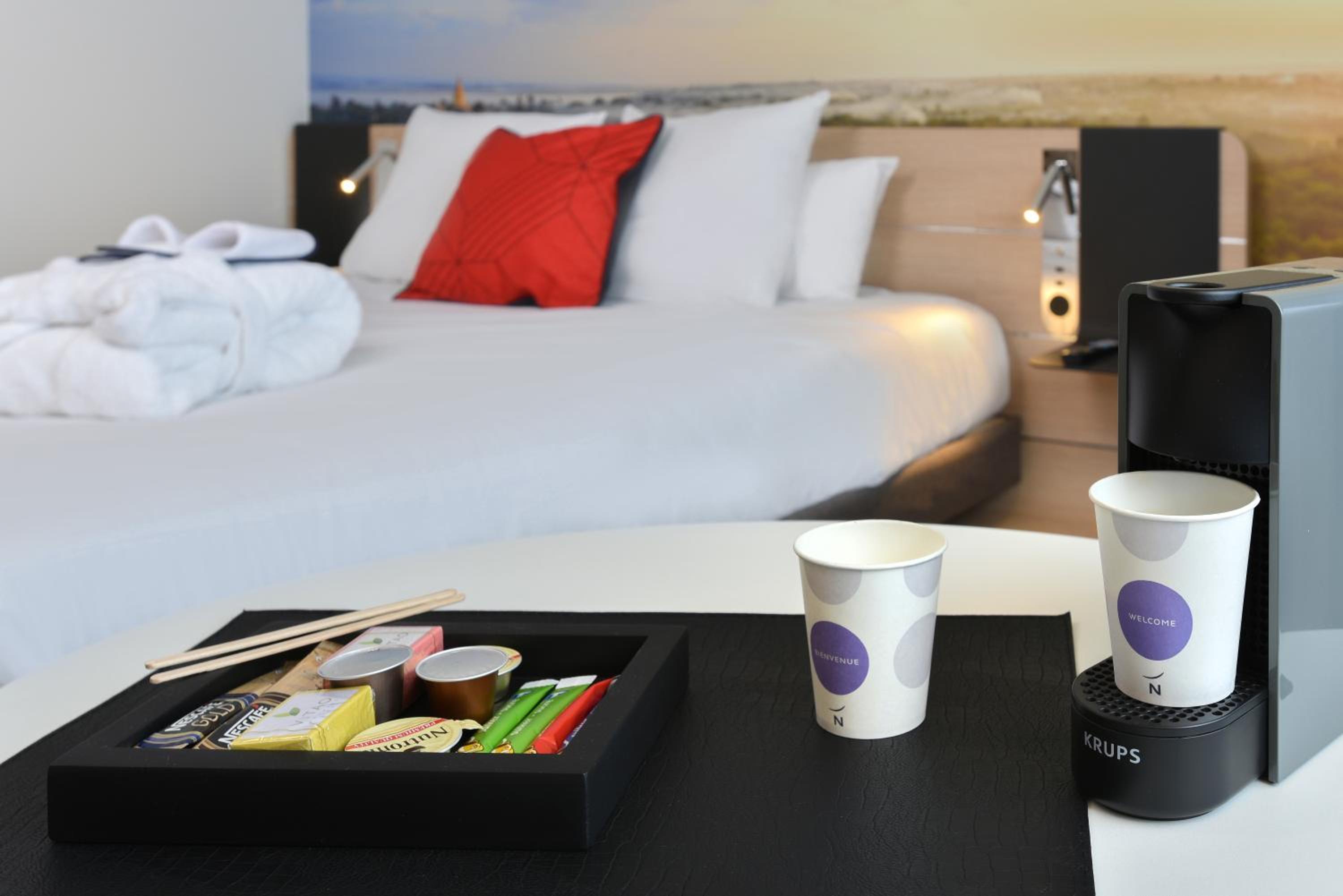 Executive Room with One Double Bed and One Single Sofa Bed  - Photo 1